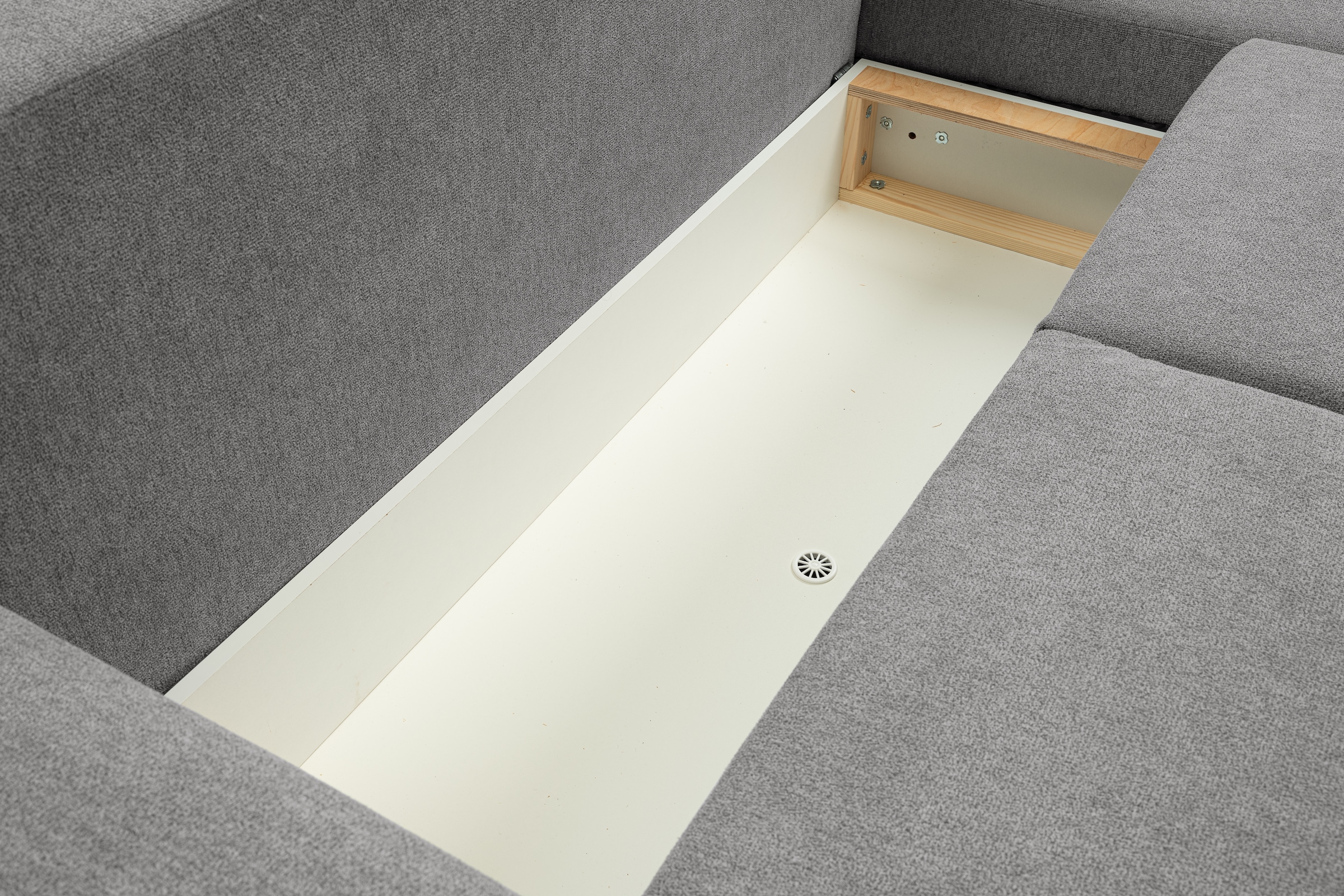 WERK2 Ecksofa »Riwa, modernes Sofa zum Kuscheln und Entspannen, Breite 300cm, L-Form«, Trendiges Ecksofa mit vielen Kissen, Schlaffunktion & Bettkasten