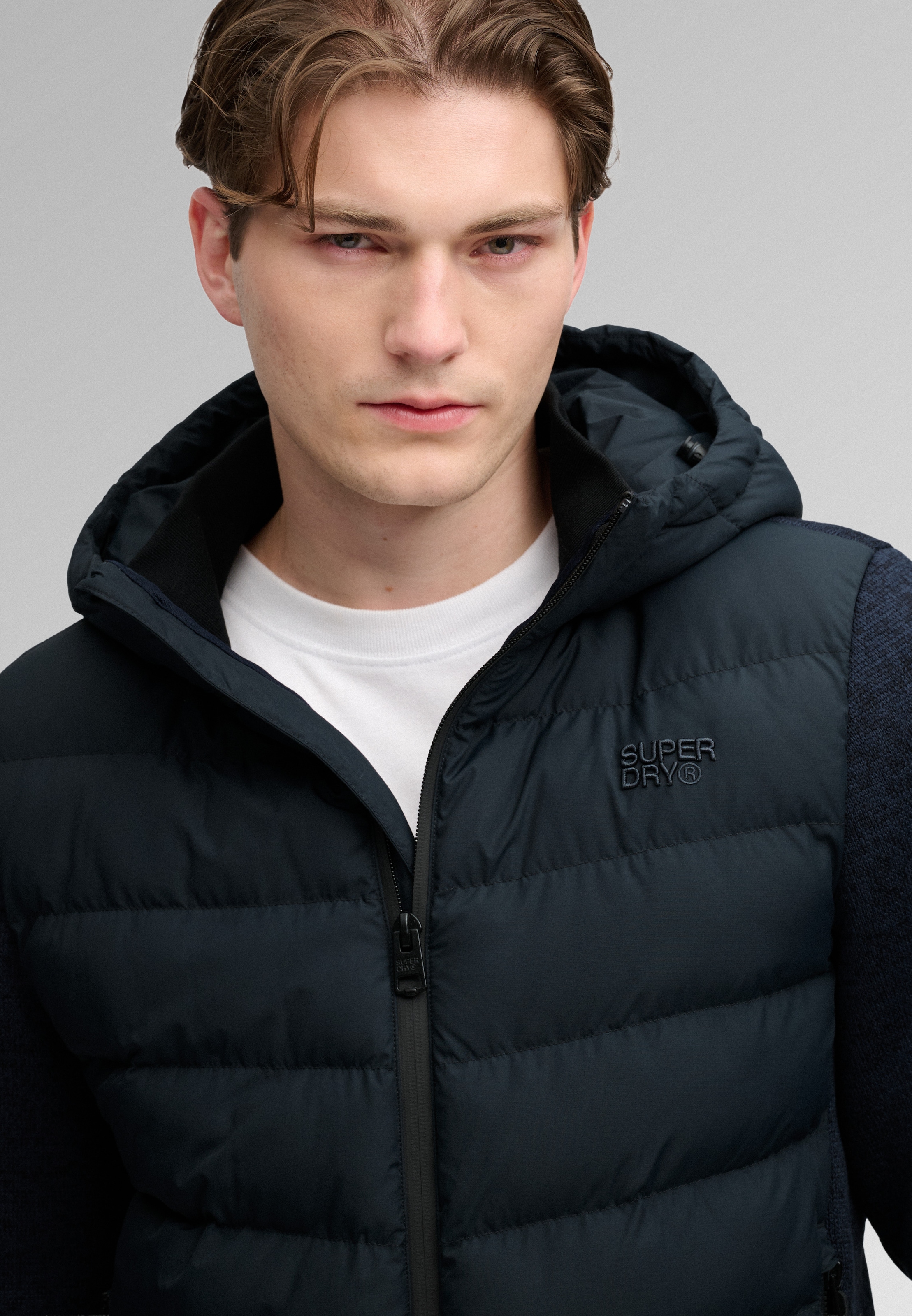 Superdry Hybridjacke »HOODED STORM KNIT HYBRID JKT« mit Kapuze Kunstfaser, slim fit