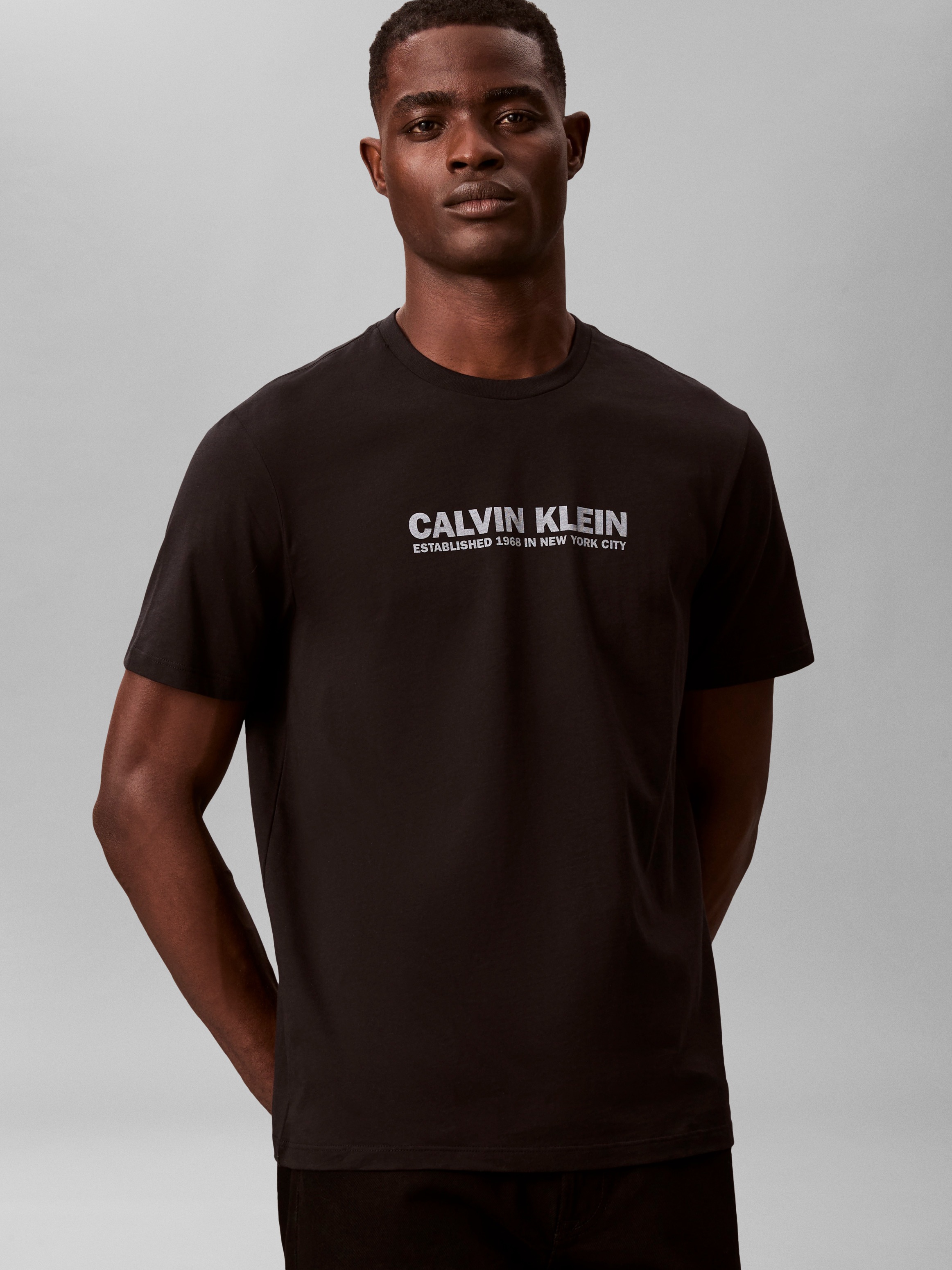 Calvin Klein T-Shirt Regular Fit, Rundhalsausschnitt, Logodruck