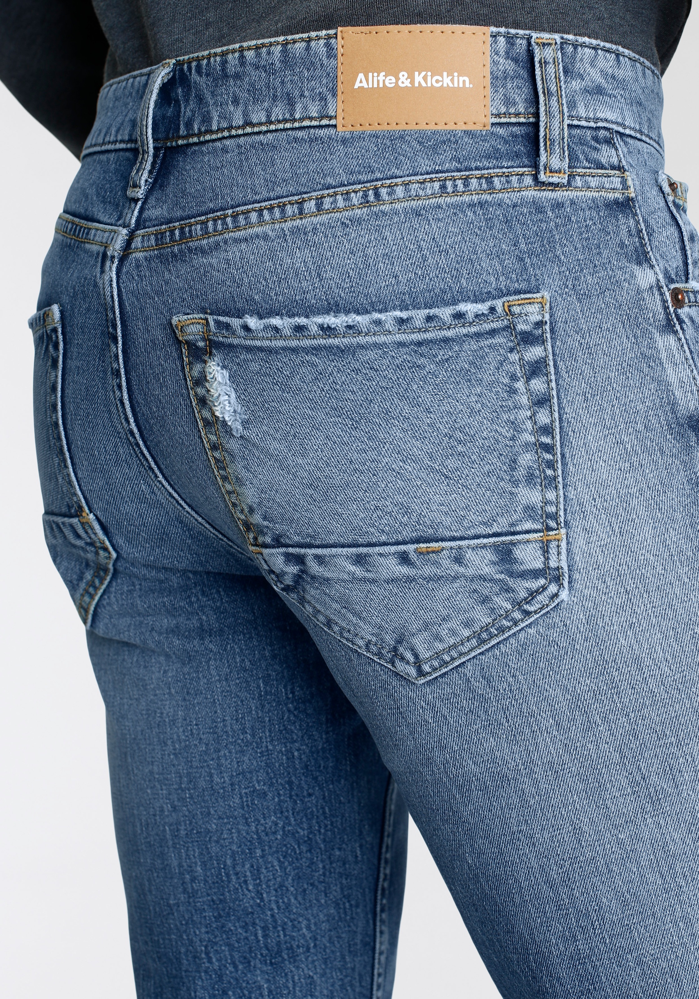 Alife & Kickin Straight-Jeans »ColinAK«, Ökologische, wassersparende  Produktion durch Ozon Wash bei ♕ | Stretchjeans