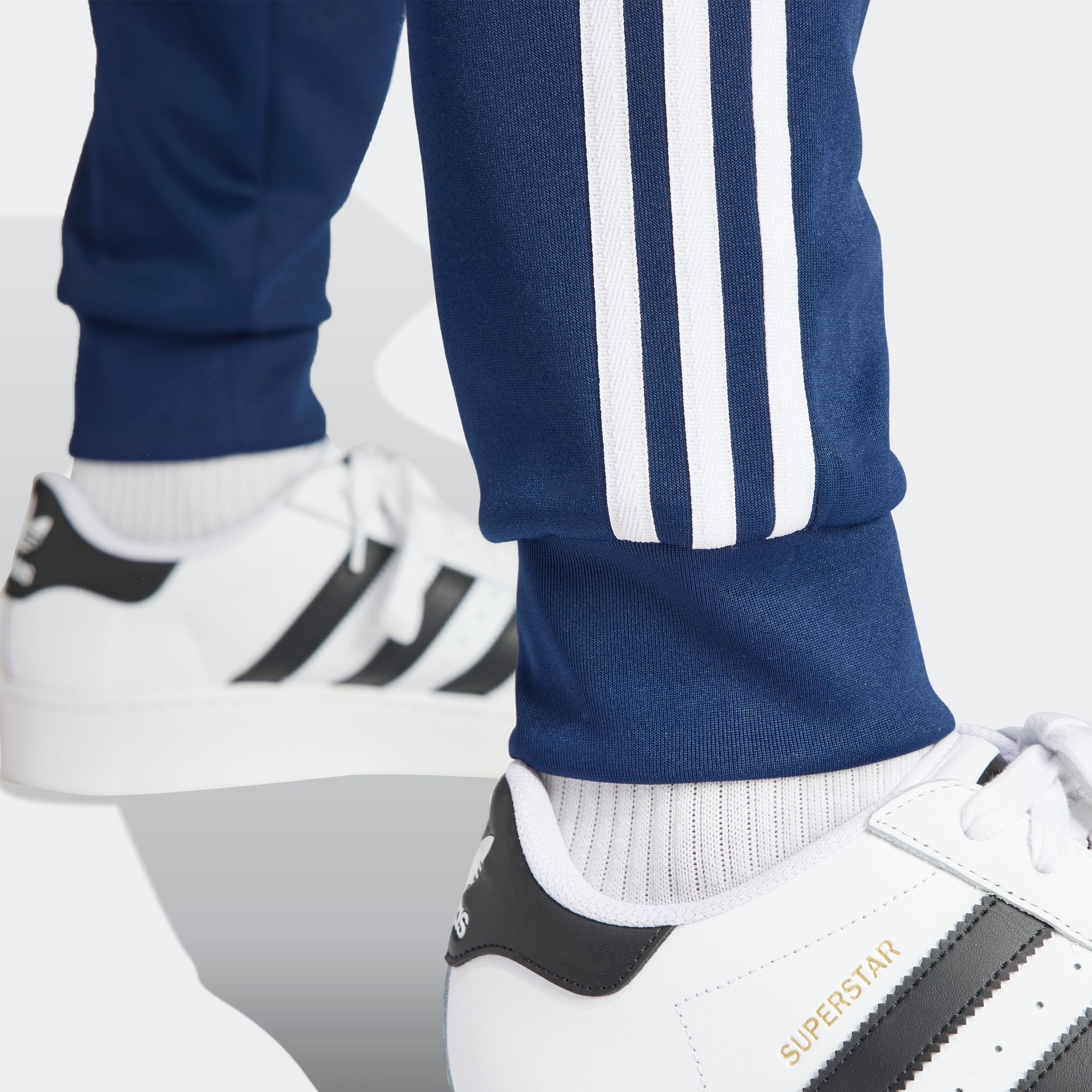 adidas Originals Sporthose »ADICOLOR CLASSICS SST«, (1 tlg.), Superstar, Retro Look, weiches Material