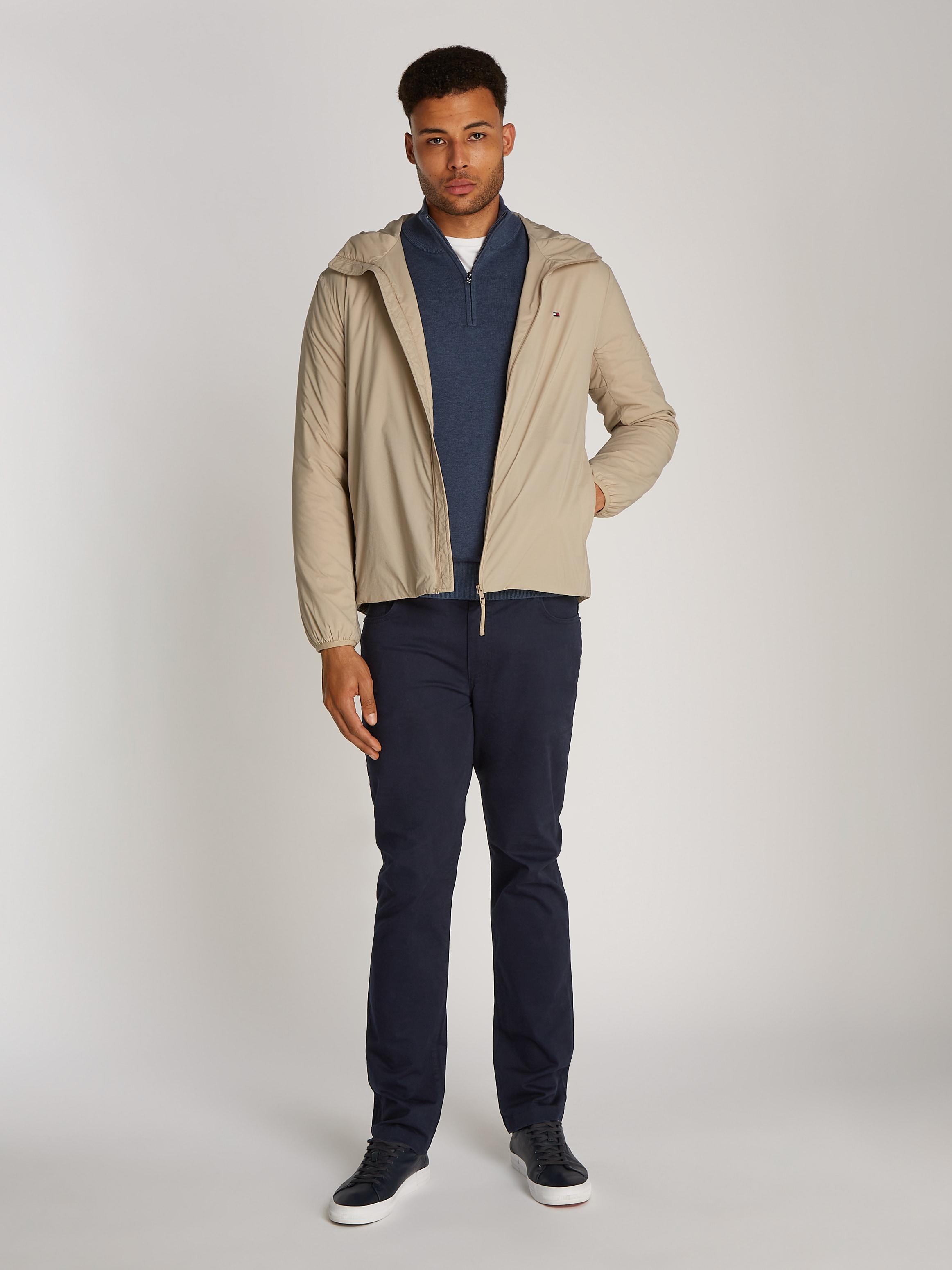 Tommy Hilfiger Kurzjacke »TECH PACKABLE HOODED JACKET«, mit Kapuze, mit Logostickerei