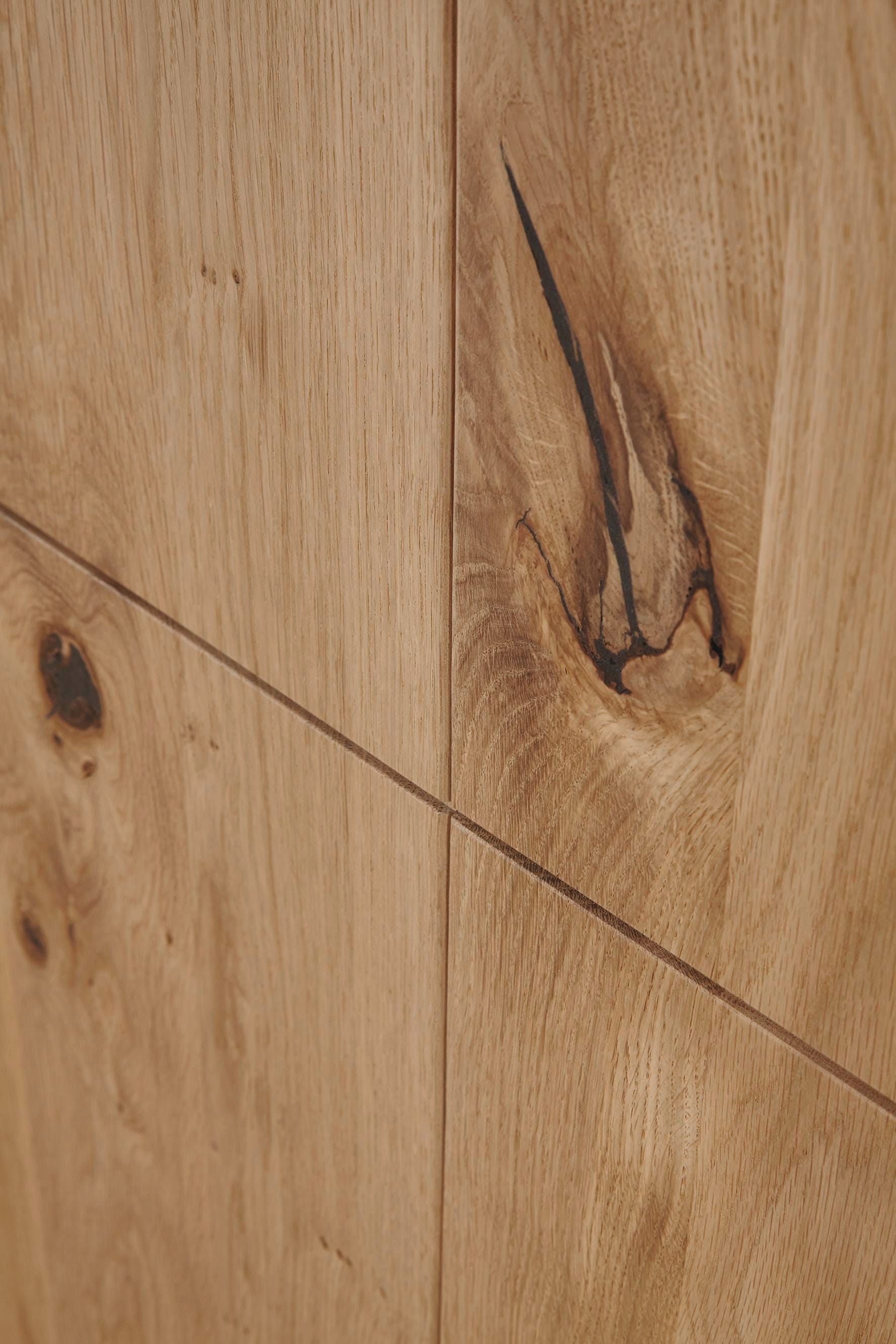 rauch Schwebetürenschrank »Kleiderschrank Schrank Garderobe Schlafzimmerschrank SCALE-WOOD«, senkrecht geteilte Türen in robuster massiver Asteiche MADE IN GERMANY