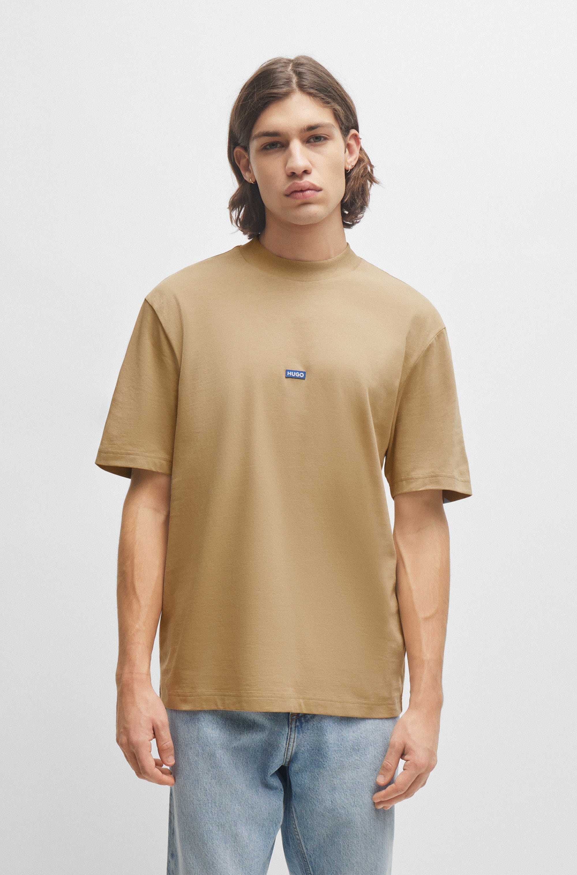 HUGO T-Shirt »Nieros« mit Logo-Patch