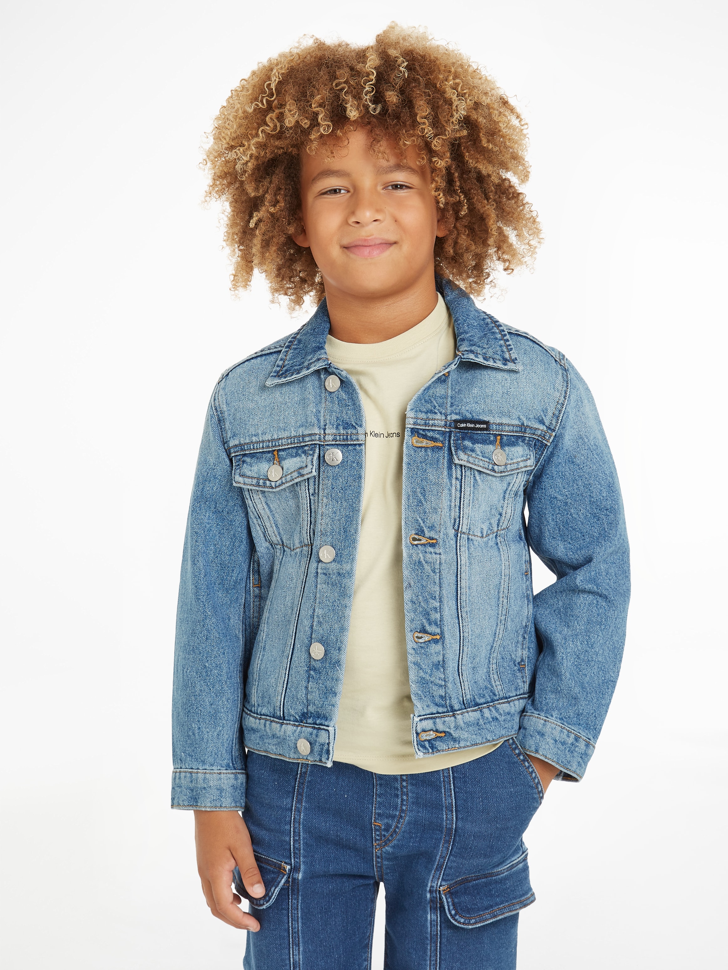 Jeansjacke »ICONIC MID BLUE DENIM TRUCKER«, Kinder bis 16 Jahre