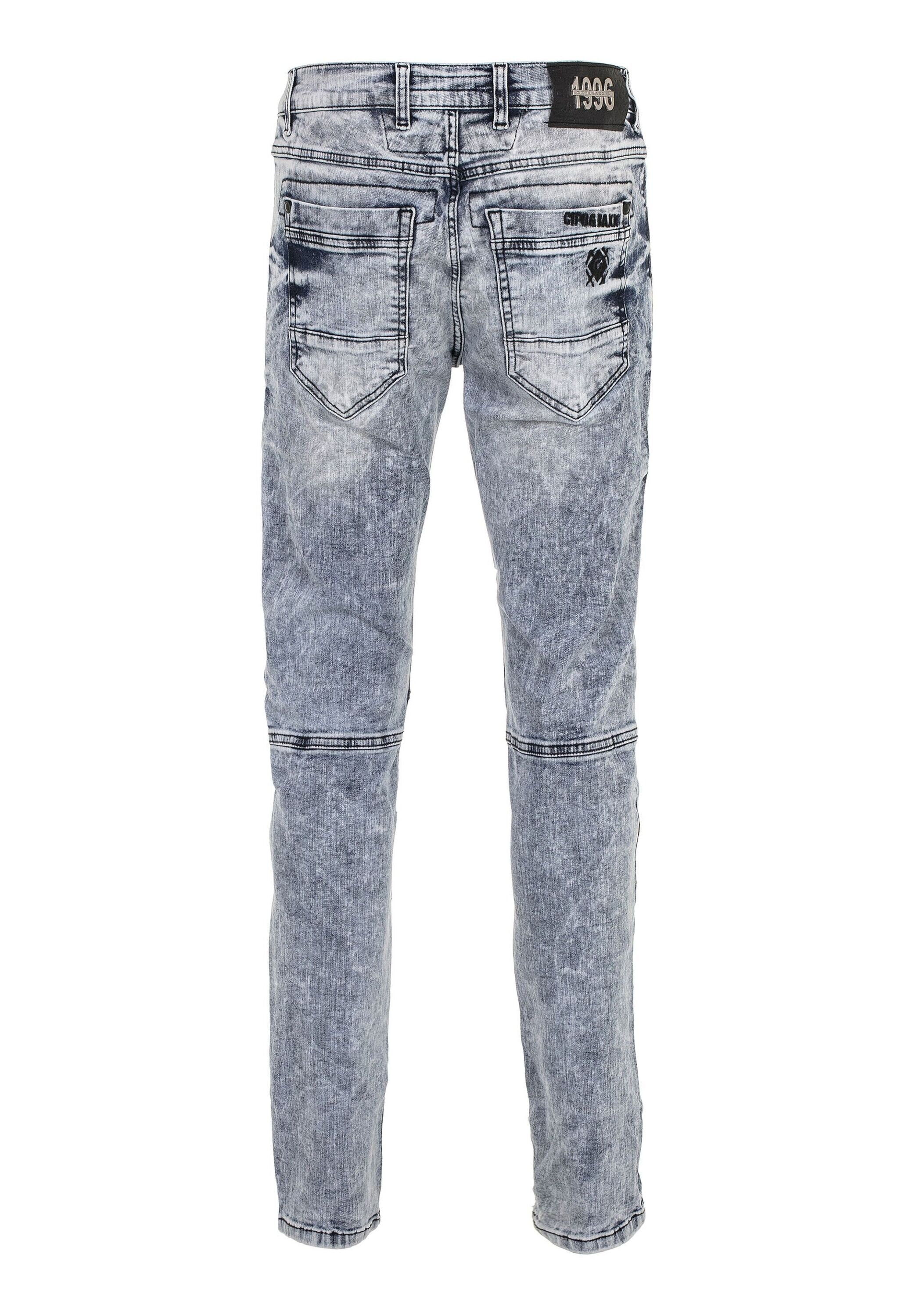 Cipo & Baxx Regular-fit-Jeans »Cipo & Baxx Jeans DENIM« bequeme Jeans mit coolen Ziernahtelementen, CD598