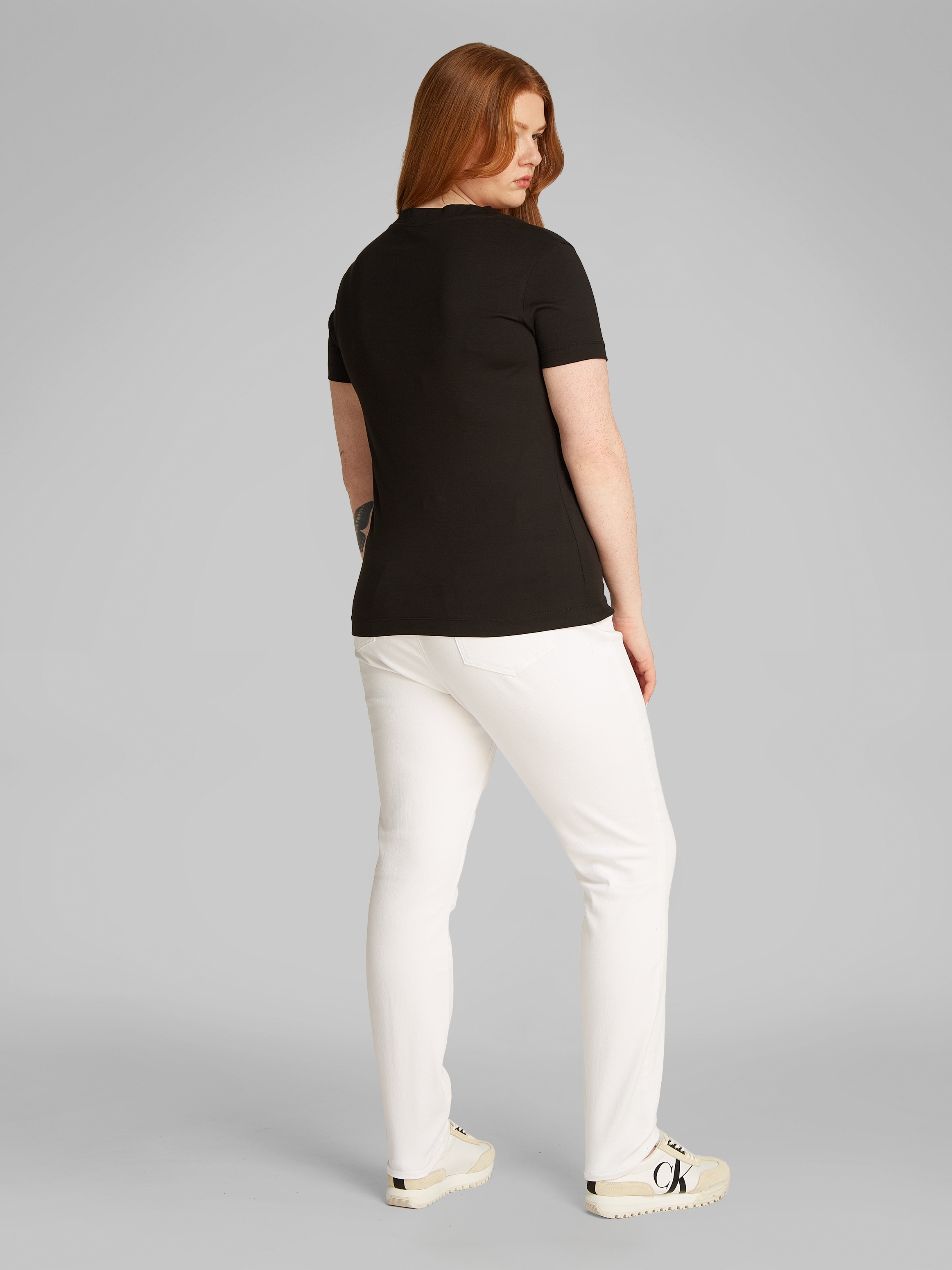 Calvin Klein Jeans Plus T-Shirt »PLUS 2-PACK MONOLOGO V-NECK TEE«, (Packung, 2 tlg., 2), in Großen Größen, mit Logo-Print