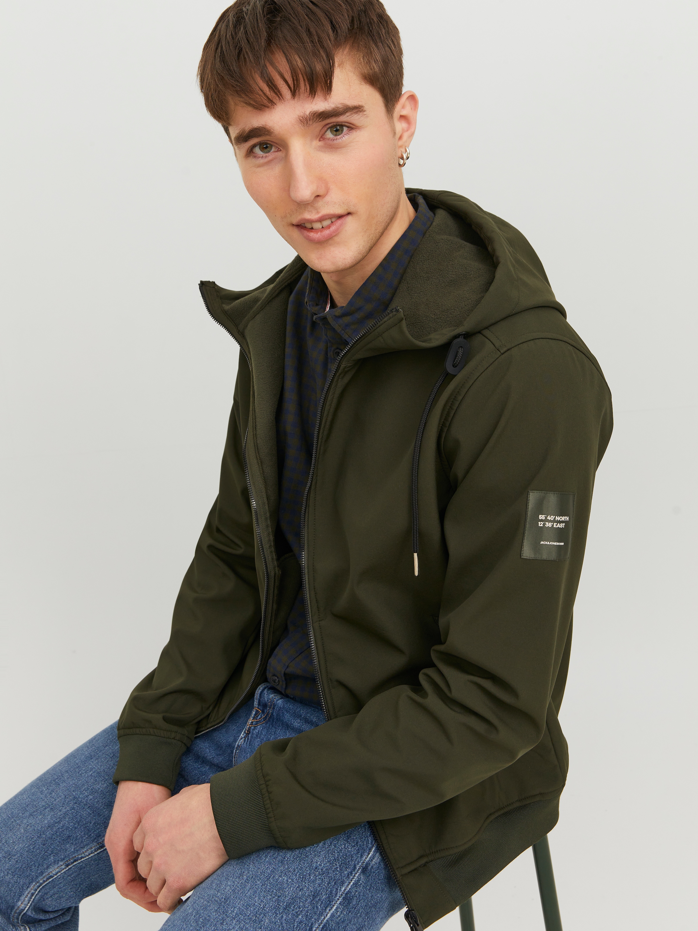 Jack & Jones Softshelljacke »JJEBASIC mit wasserabweisender Funktion« mit Kapuze Kunstfaser, regular fit