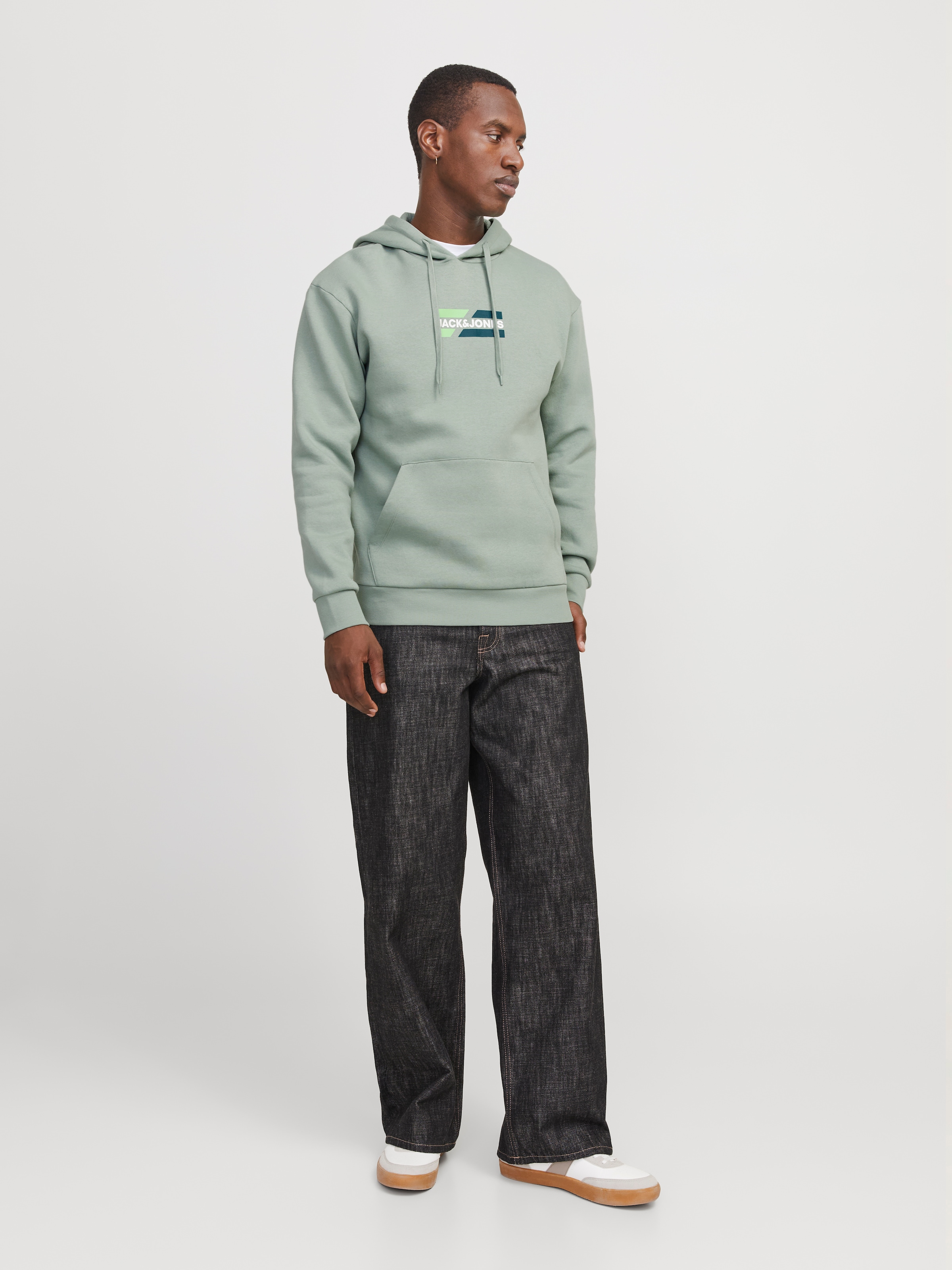 Jack & Jones Kapuzensweatshirt »JJECORP GRAPHIC SWEAT HOOD NOOS«, mit Logo Print