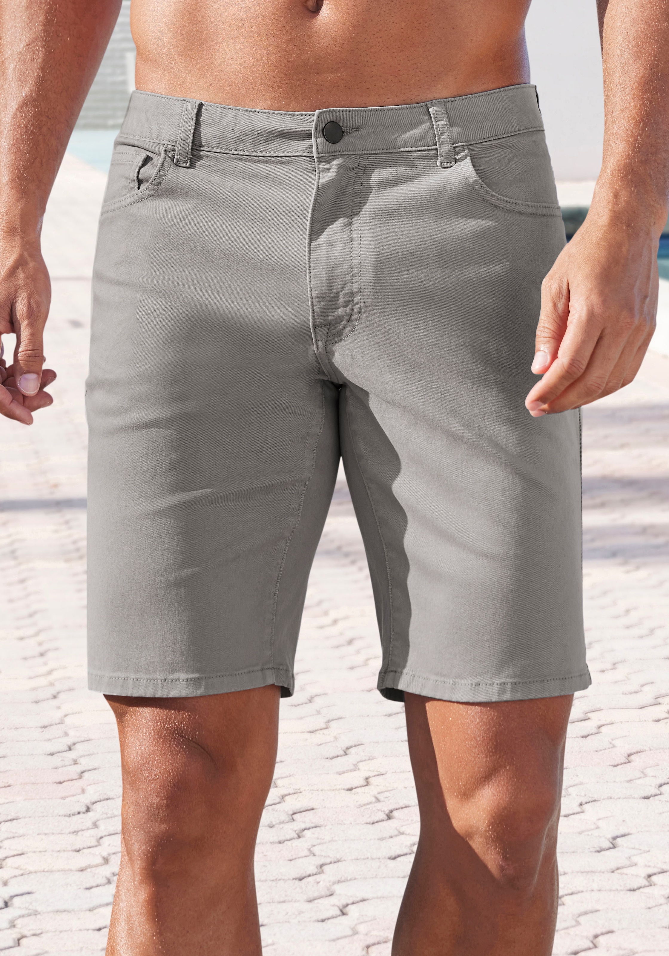 Chinoshorts »regular-fit«, 5-Pocket Chino-Shorts aus elastischer Baumwoll-Qualität