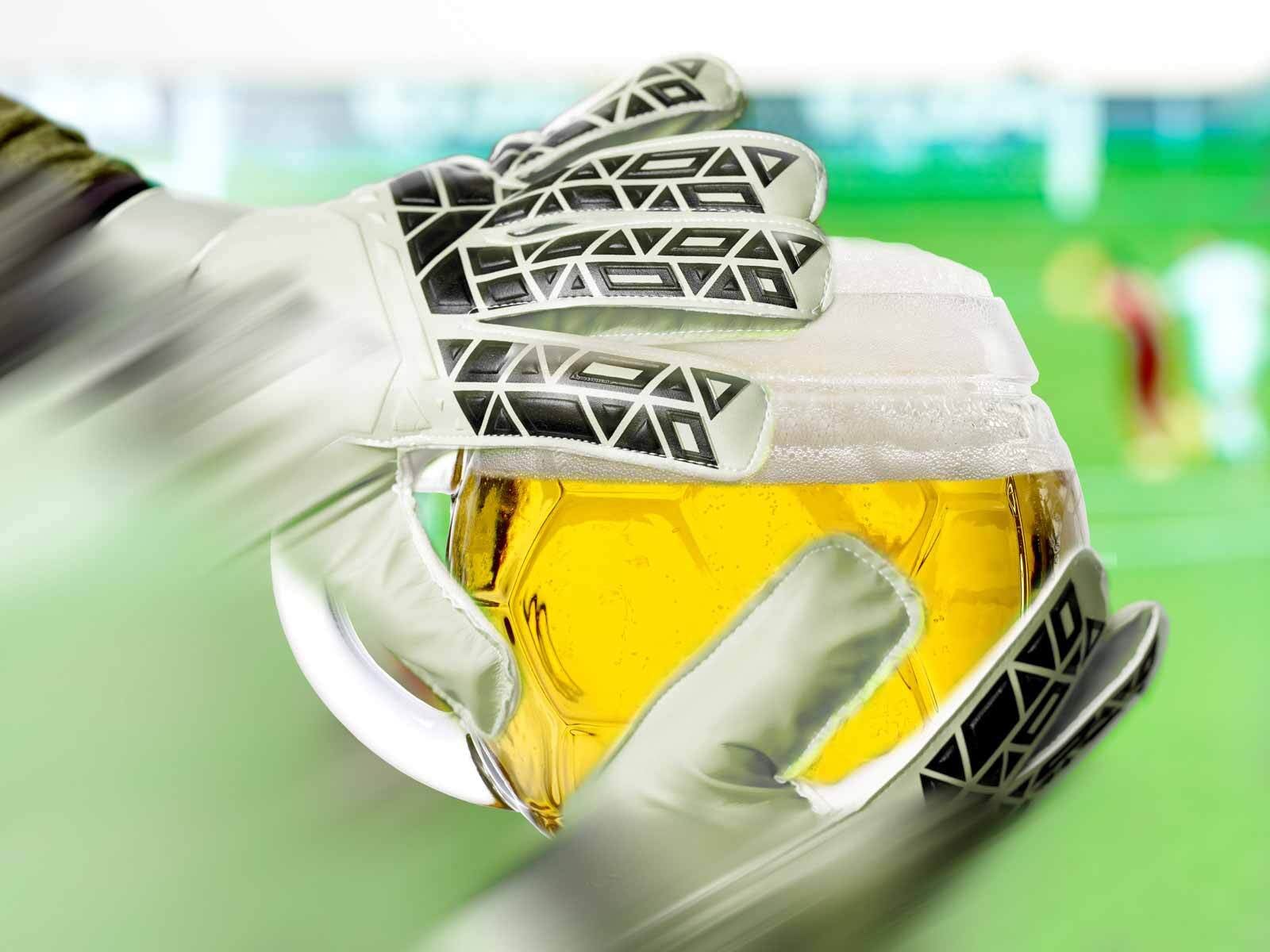 Stölzle Bierglas »Bierkrüge Fußball 400 ml 6er Set transparent«