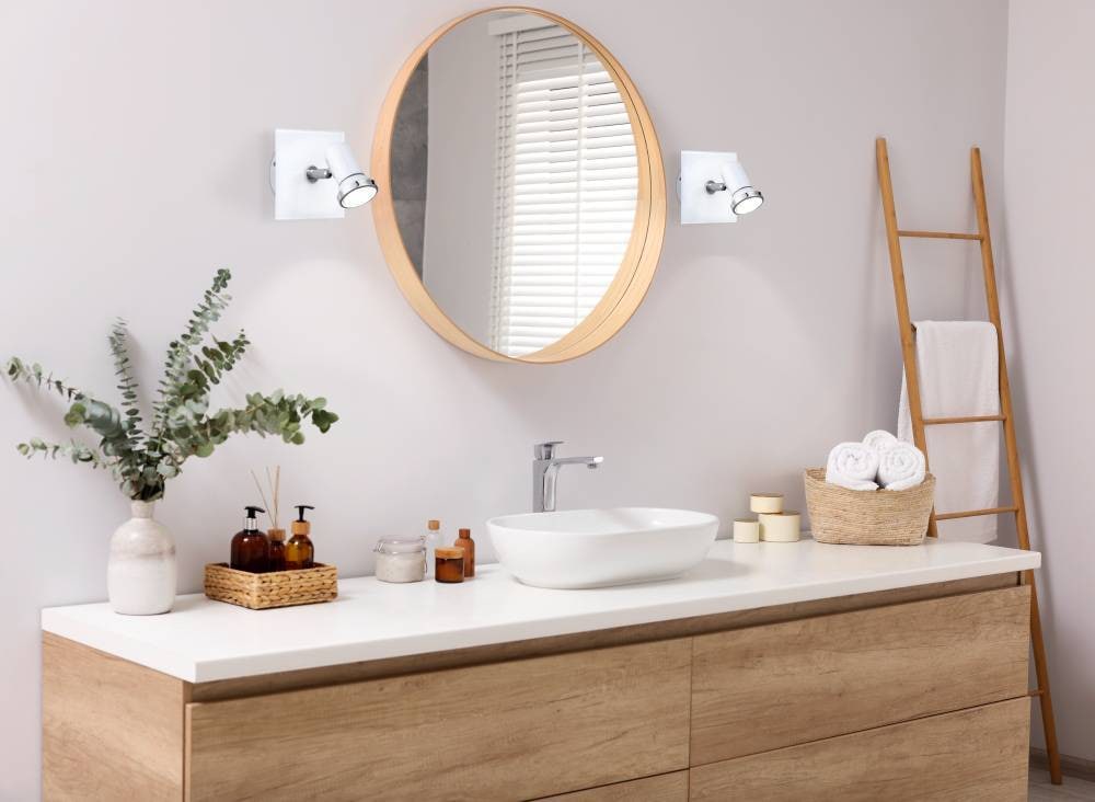 EGLO Wandstrahler »TAMARA Wandlampe, Badezimmerlampe, Spot, weiß, Chrom, GU10, IP44«, 1 flammig, Leuchtmittel GU10 | Leuchtmittel wechselbar, Feuchtraumleuchte, schwenkbarer Spot, Deckenlampe, 1flammig, 12x12cm