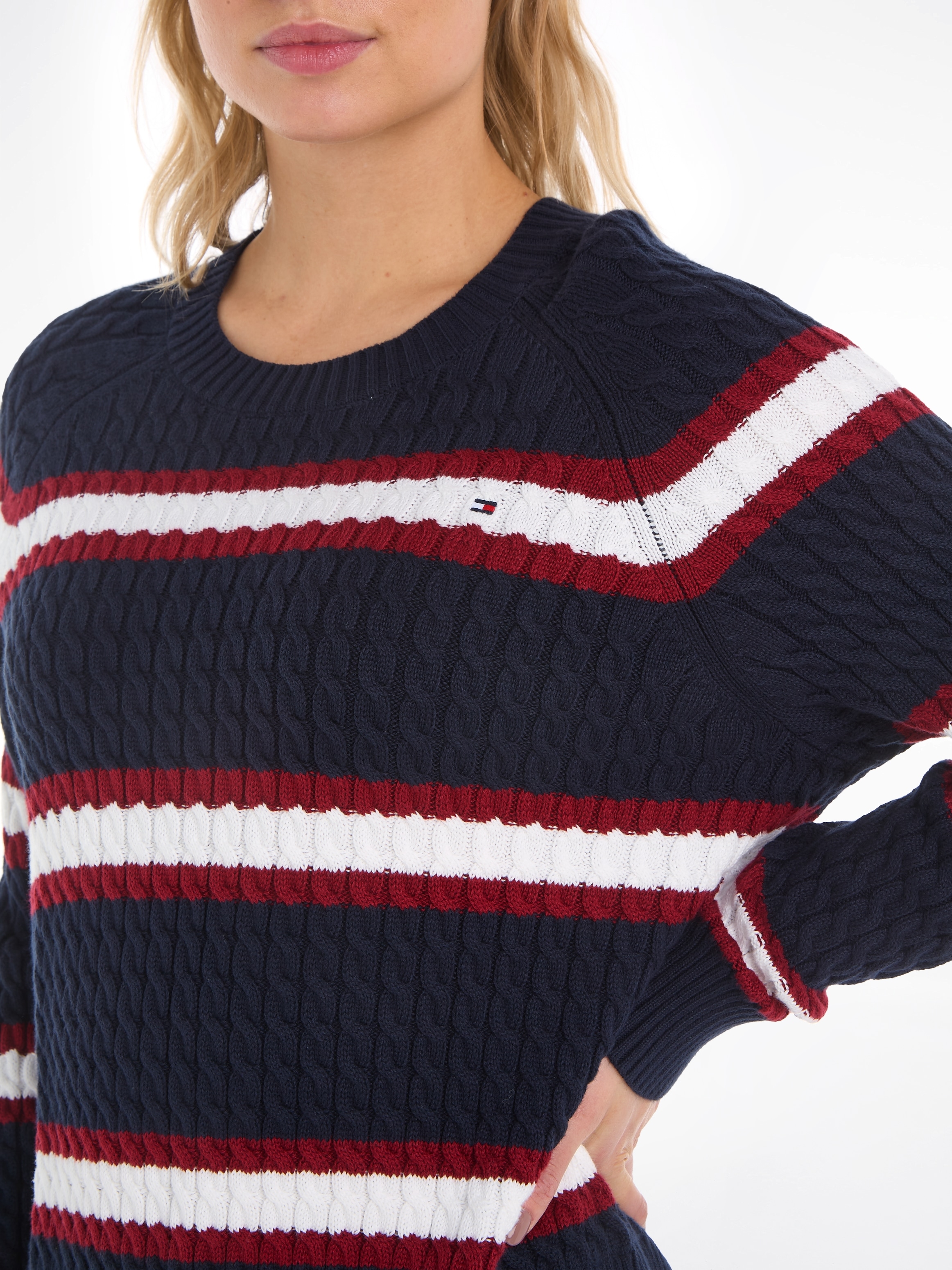 MINI Tommy ♕ bei Strickpullover Hilfiger »CO CABLE SWEATER«, mit C-NECK Logostickerei