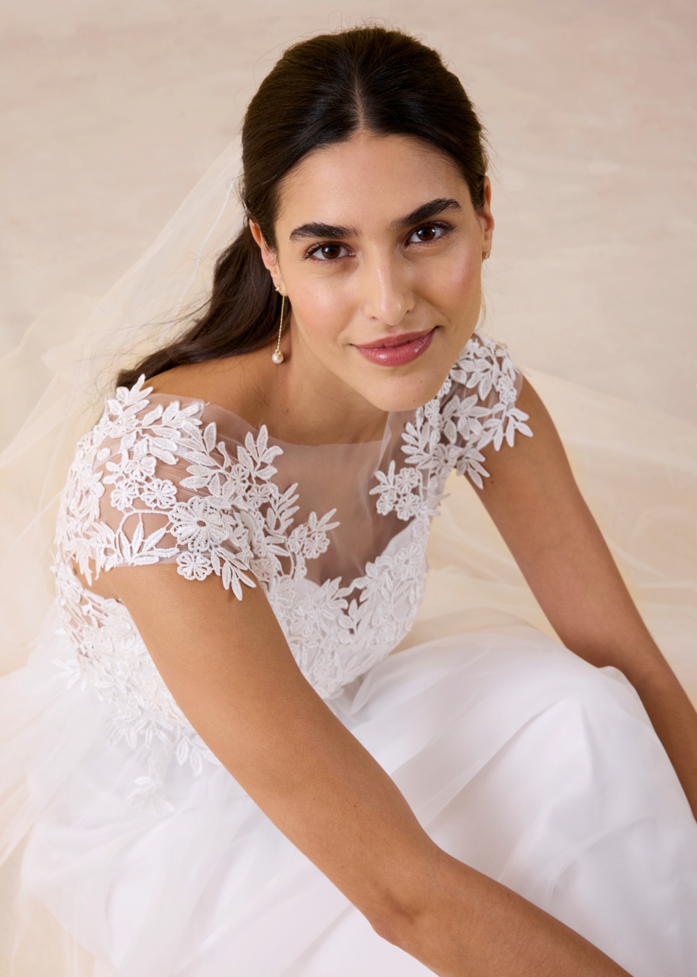 bonprix Brautkleid ausgestellte Passform, aus Tüll mit Spitzenbesatz, Kurzarm-Design