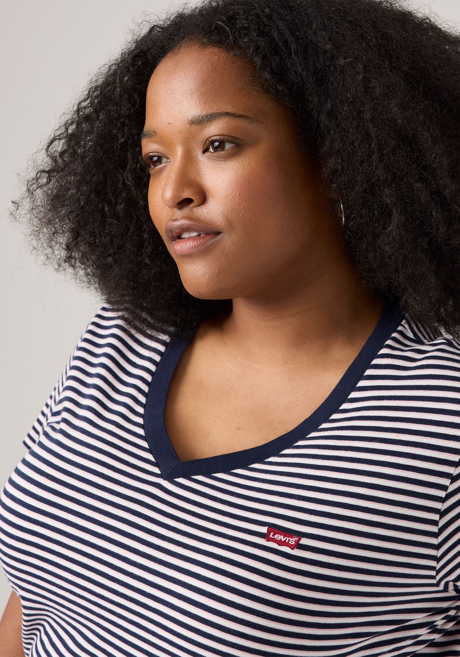 Levi's® Plus T-Shirt »PL PERFECT VNEC«