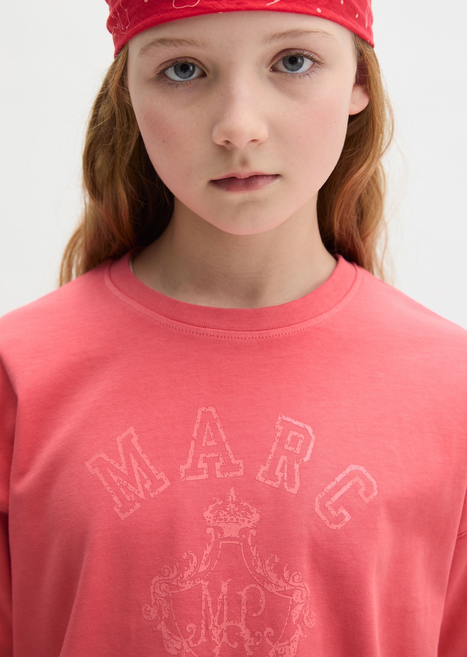 Marc O'Polo Junior T-Shirt kontrastfarbene Logo-Print in gesplitterter Optik, lockere Passform