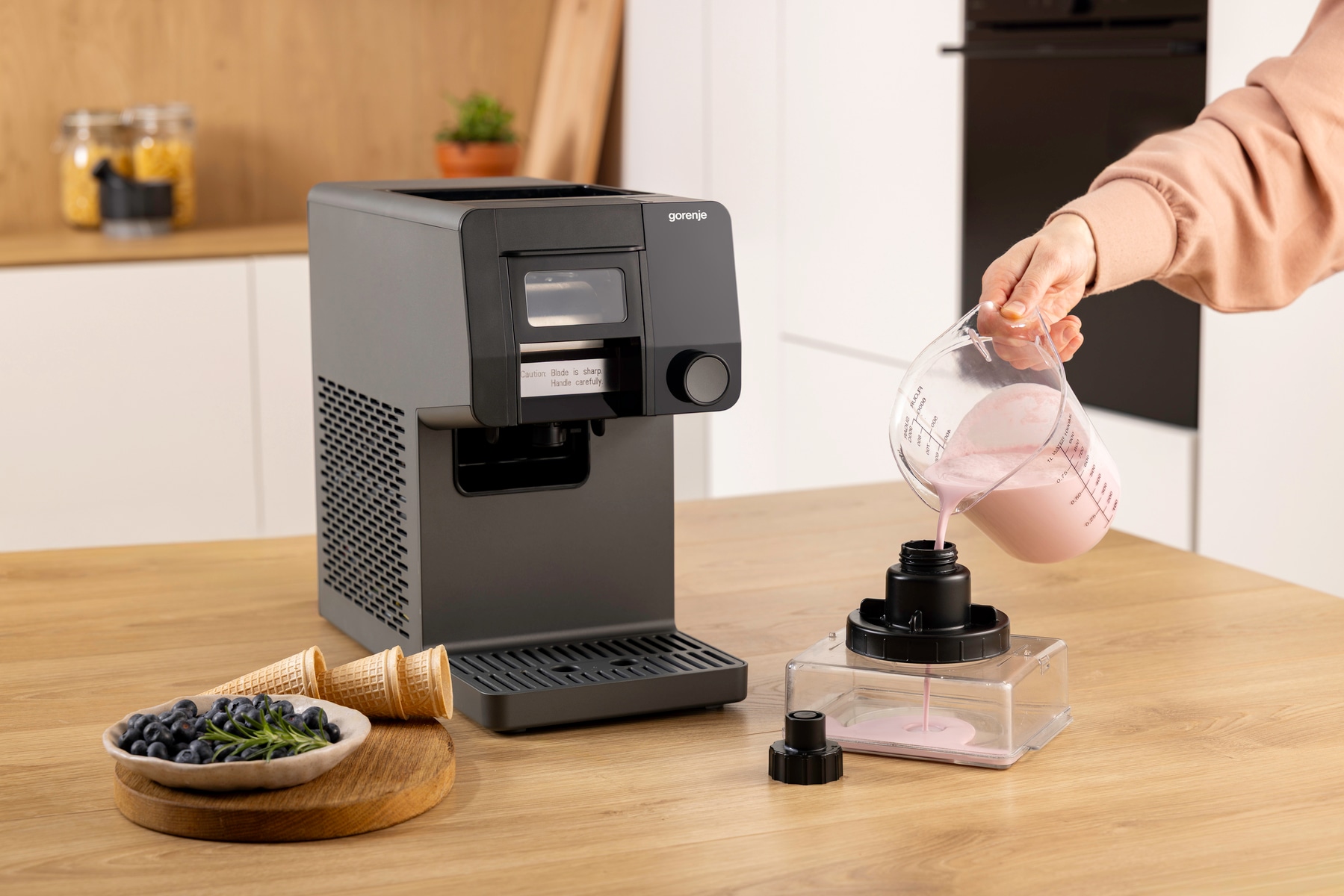 GORENJE Eismaschine »GIICM - 3in1 Instant Eismaschine« 200 W Eis & Slushy in 90 Sek., 1 L, Selbstreinigungsfunktion, max. 35kg/Tag