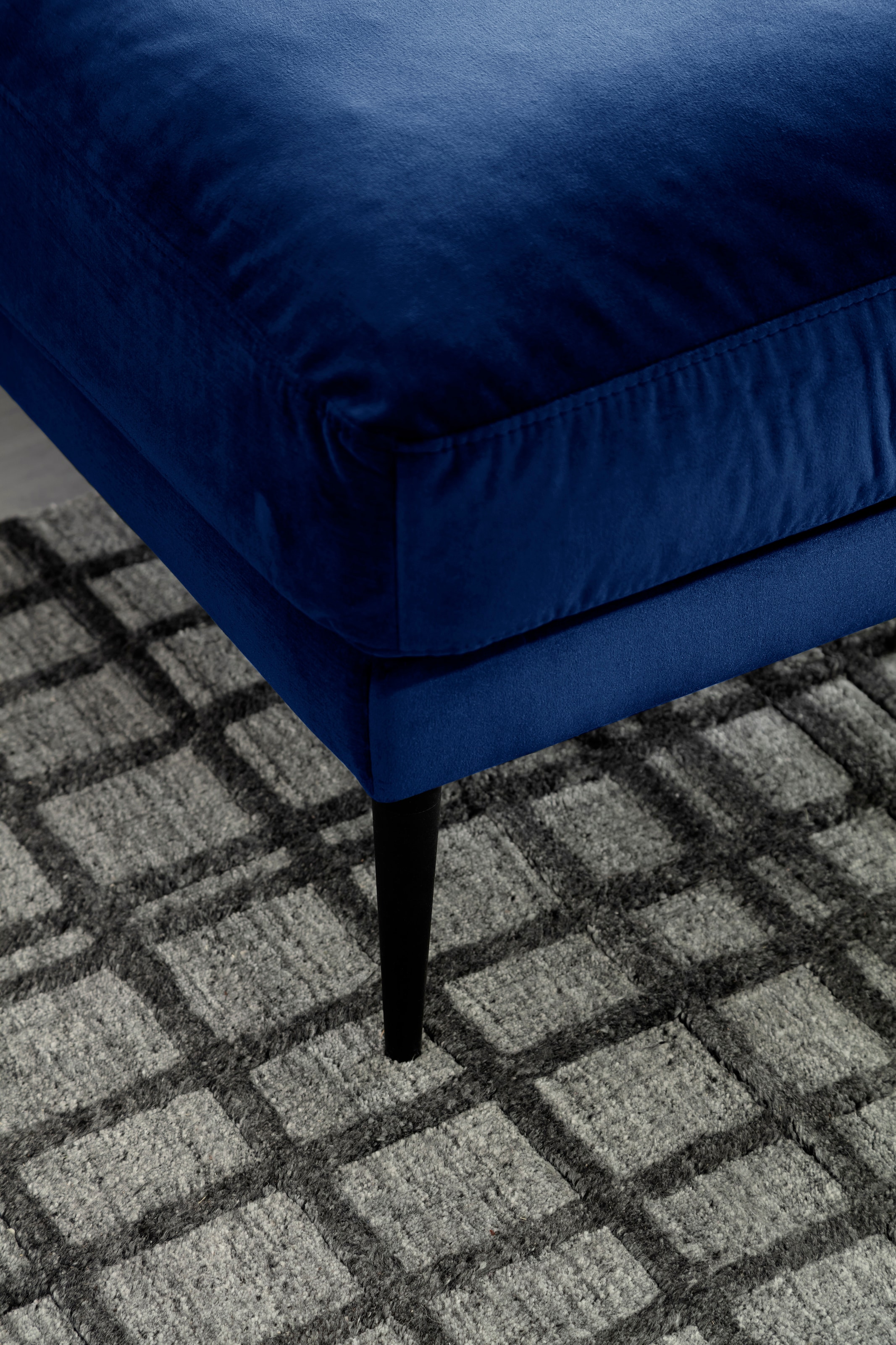 Trends by HG Polsterecke »Svea L-Form« Recamiere rechts oder links, mit Metallfuß, frei im Raum stellbar