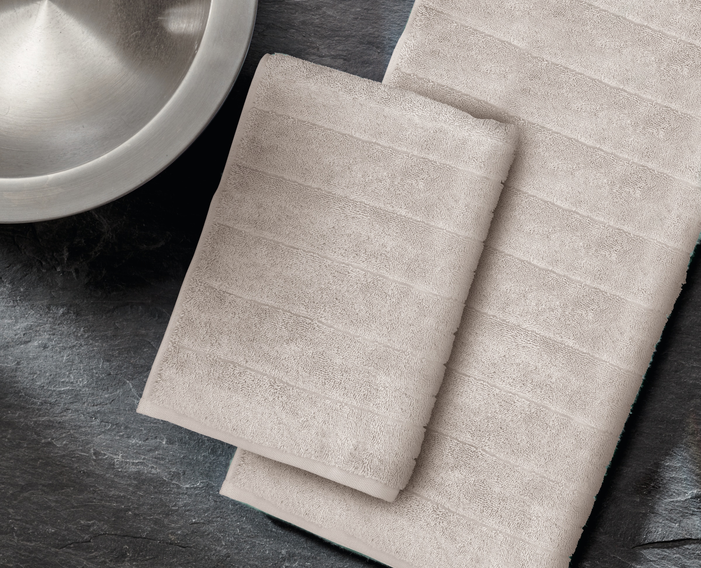 Kleine Wolke Duschtuch »Via, Größe 70/140 cm« Uni Farben, gestreift