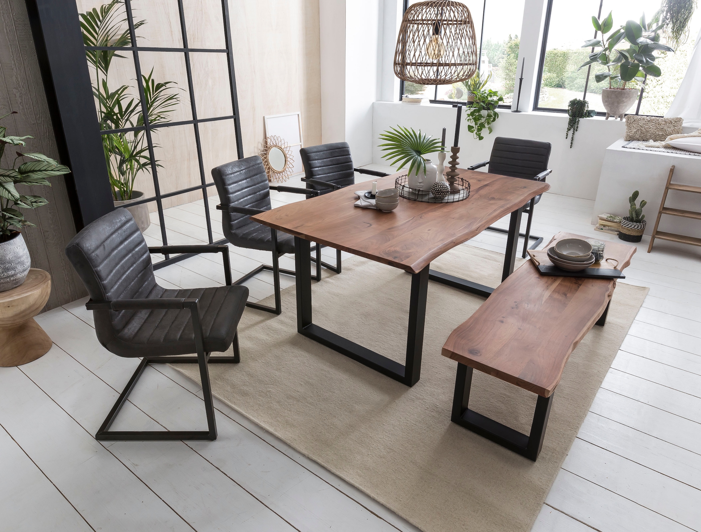 Home affaire Esstisch »Soho« mit vollmassiver Akazienholzplatte mit Baumkante