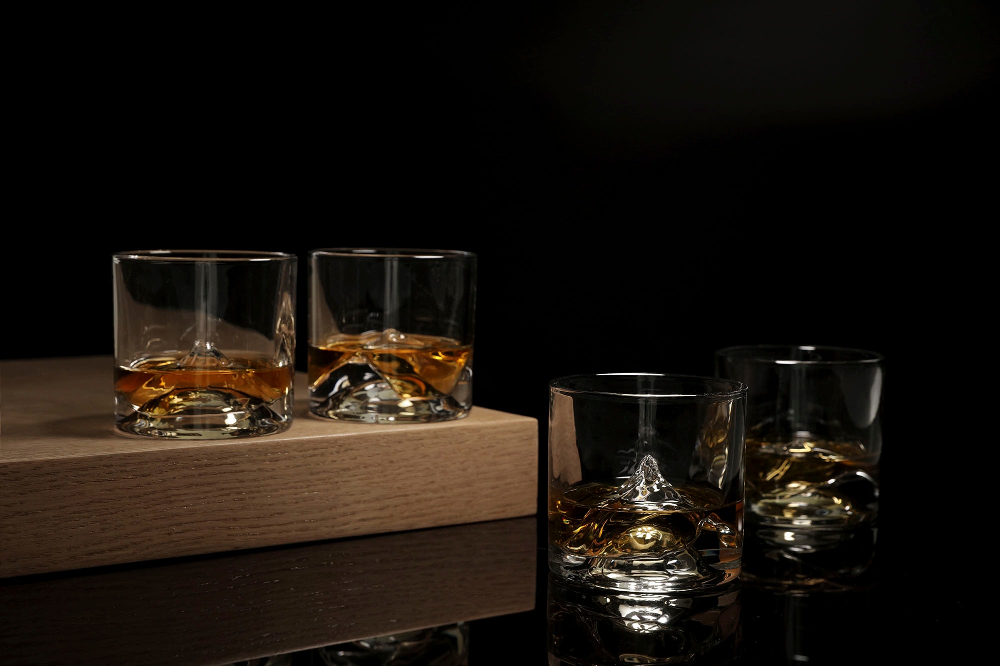 LIITON Whiskyglas »The Peaks«, (Set, 4 tlg.), dicker Glasboden als Bergmotiv, 4-teilig