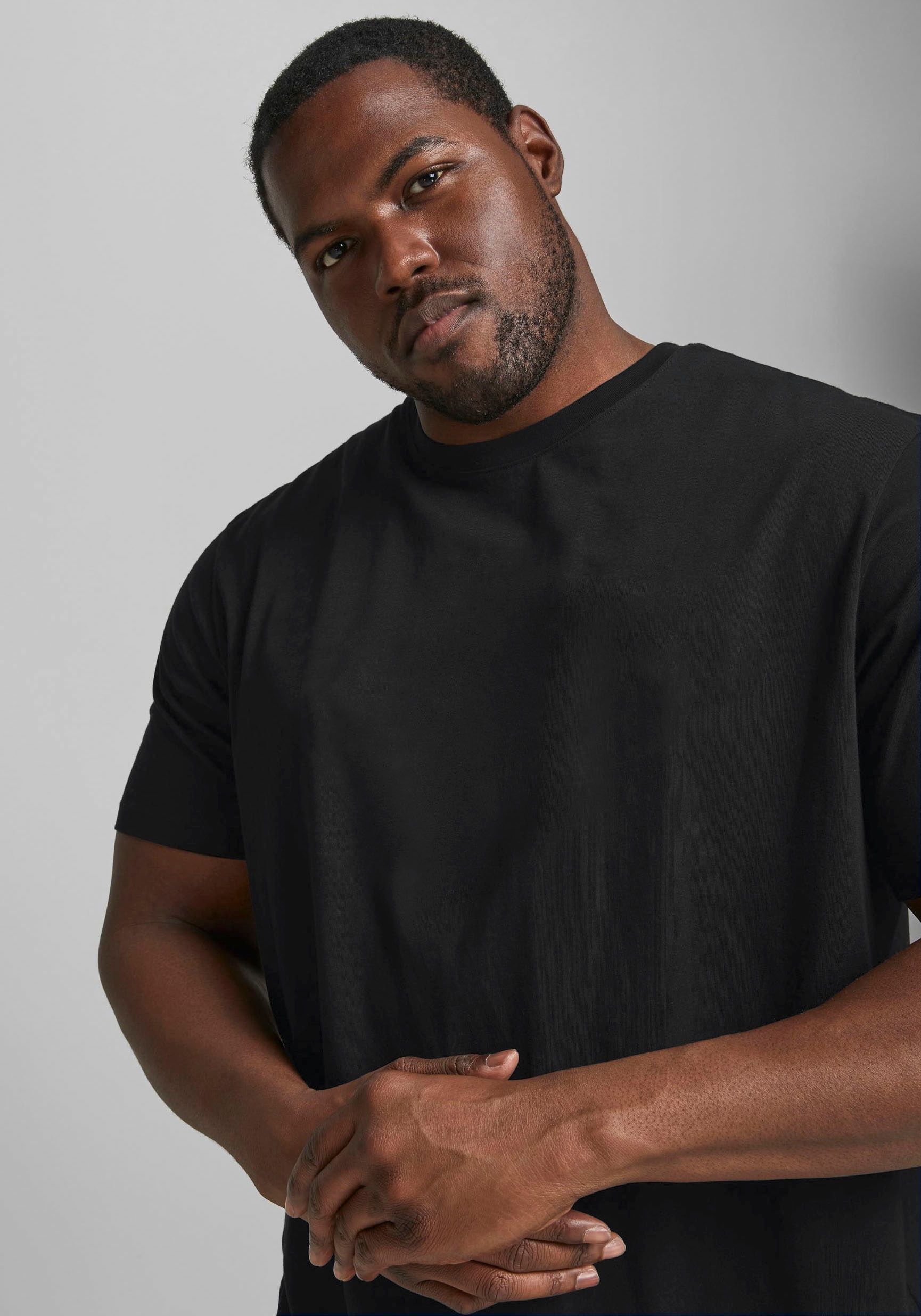 Jack & Jones PlusSize T-Shirt »NOA TEE«, mit abgerundetem Saum, bis Größe 6XL