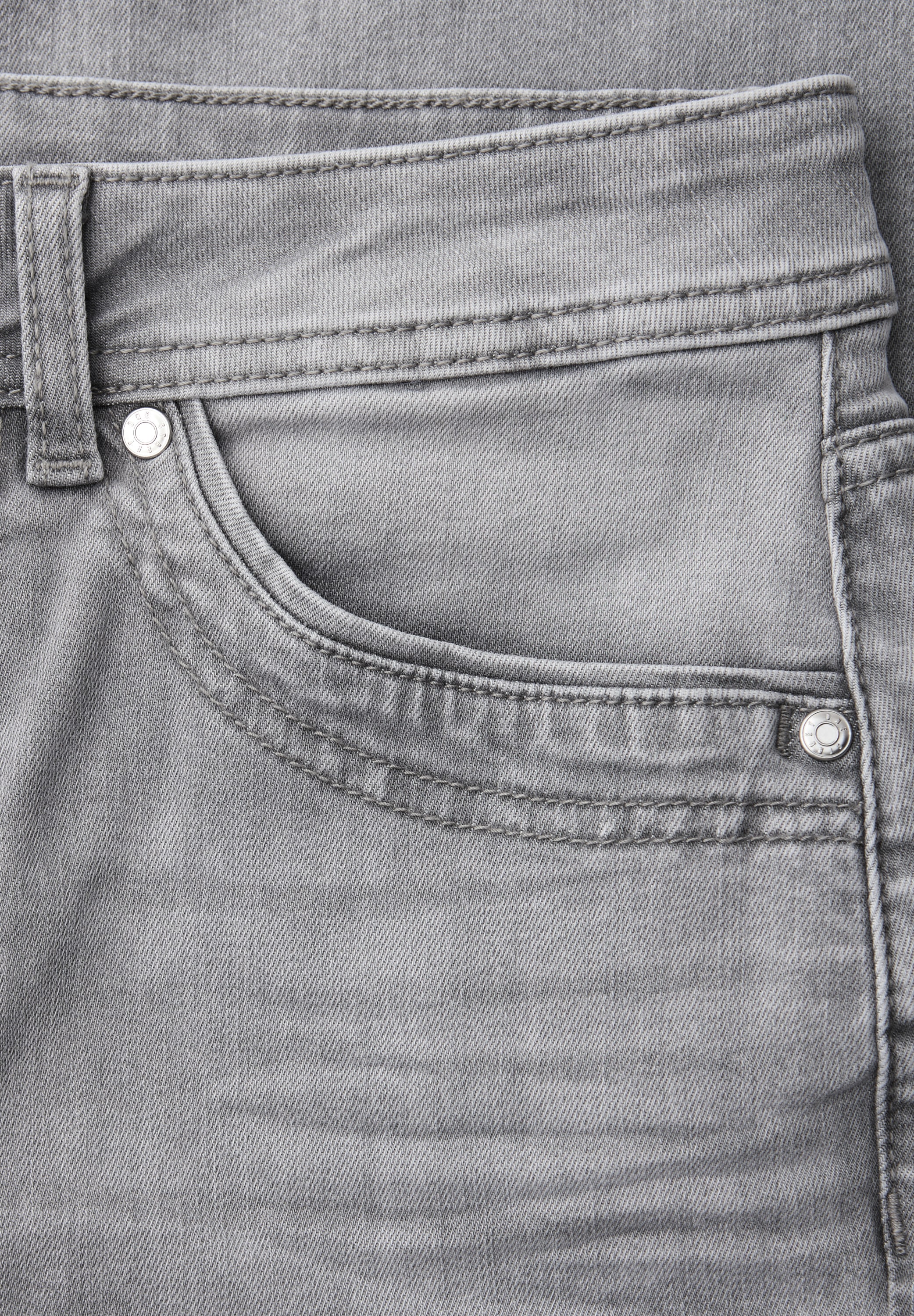 STREET ONE Bootcut-Jeans »Style Blaire« 5-Pocket-Style, mit Viskose und Stretch