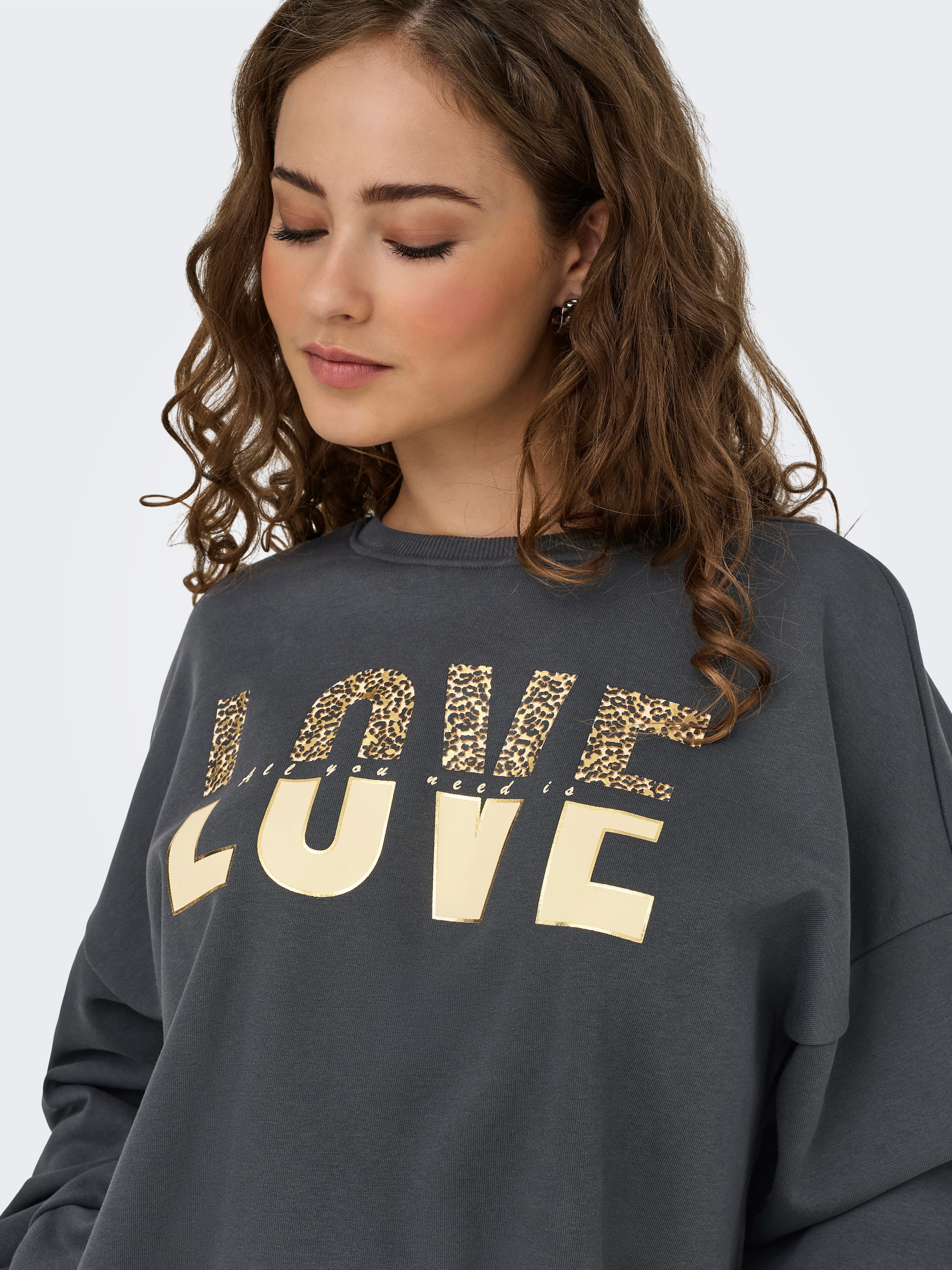 ONLY Sweatshirt »ONLTAMMIE L/S LEO PRINT O-NECK SWT«