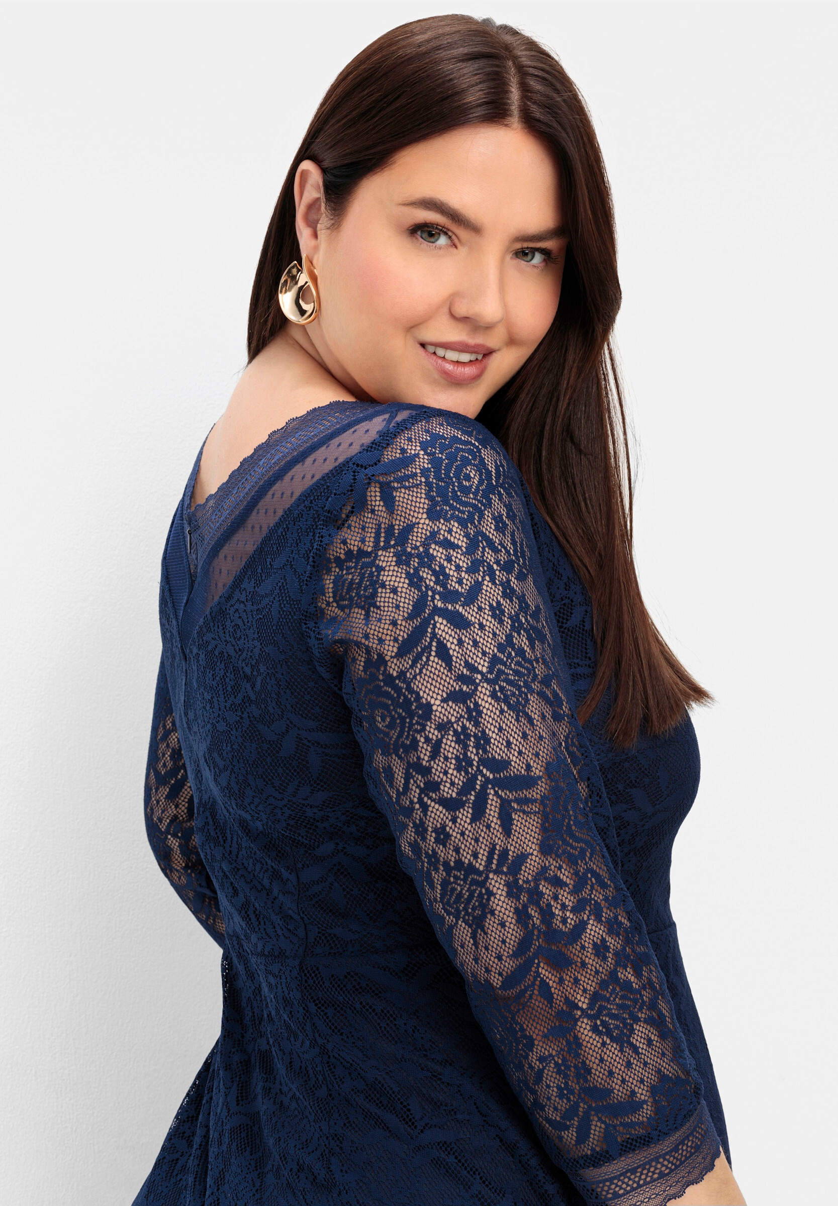 Sheego Jerseykleid »Abendkleid Abendkleid aus floraler Spitze« Ohne Taschen aus elastischer und bequemer Qualität
