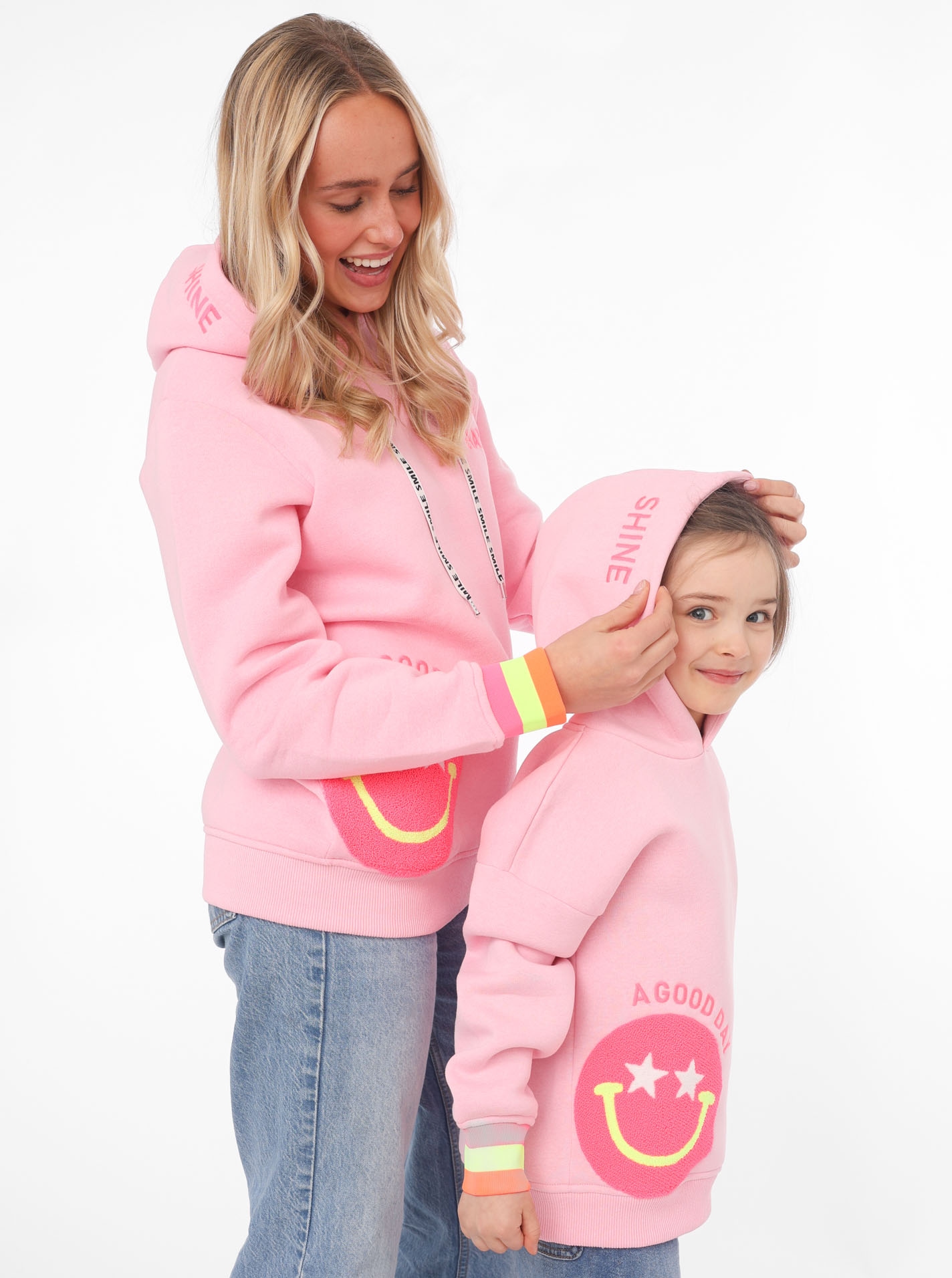 Zwillingsherz Hoodie »Always Happy«, Smiley aus Frottee, Neon-Details, Kapuze, Langarm