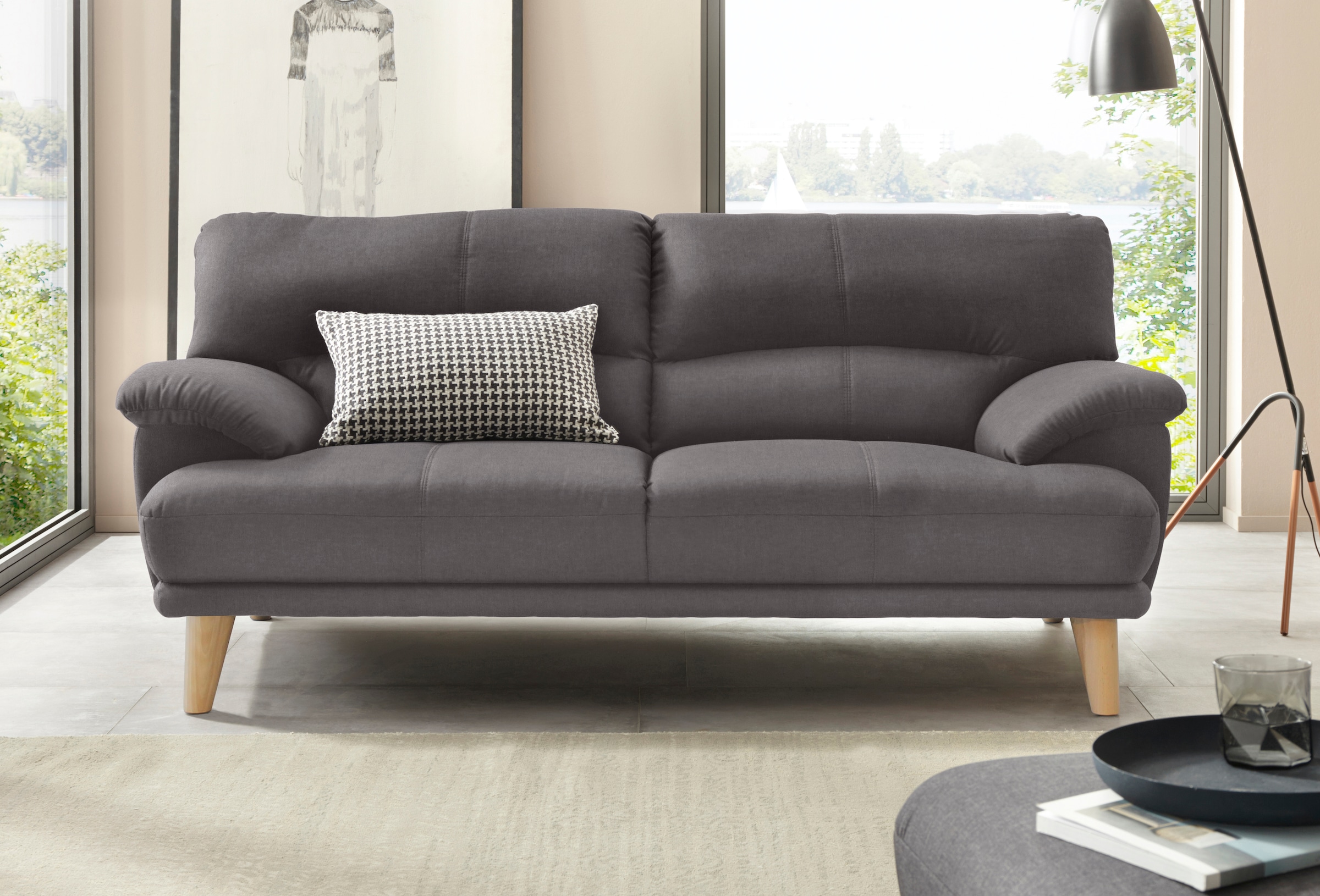 TRENDMANUFAKTUR 3-Sitzer »Cecilia, Sofa in italienischem Design« mit tollem Sitzkomfort, extrabequeme Armlehnen, Holzfüße