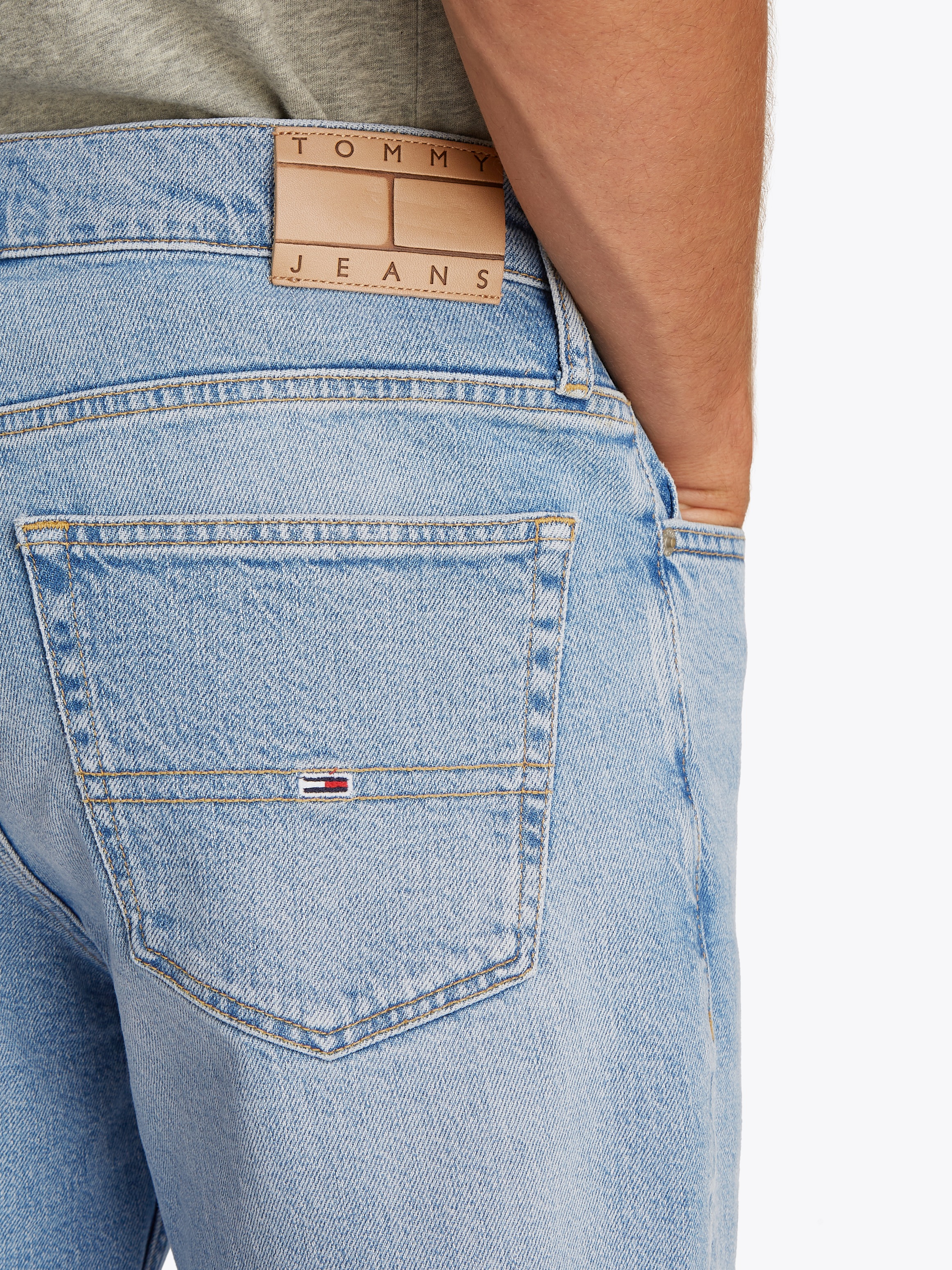 Tommy Jeans Slim-fit-Jeans »RYAN SLIM STRAIGHT«, mit Logoprägung