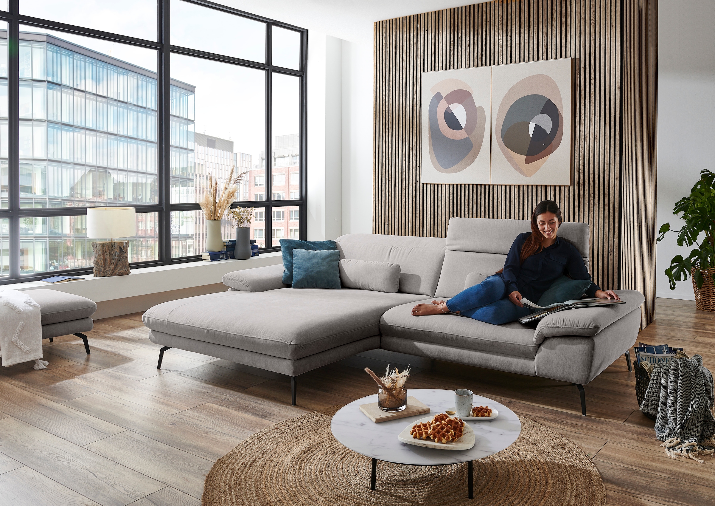 Die PlanBar Ecksofa »MP-IN22025 L-Form«, mit Kopfteilverstellung, wahlweise mit motorischem Canape
