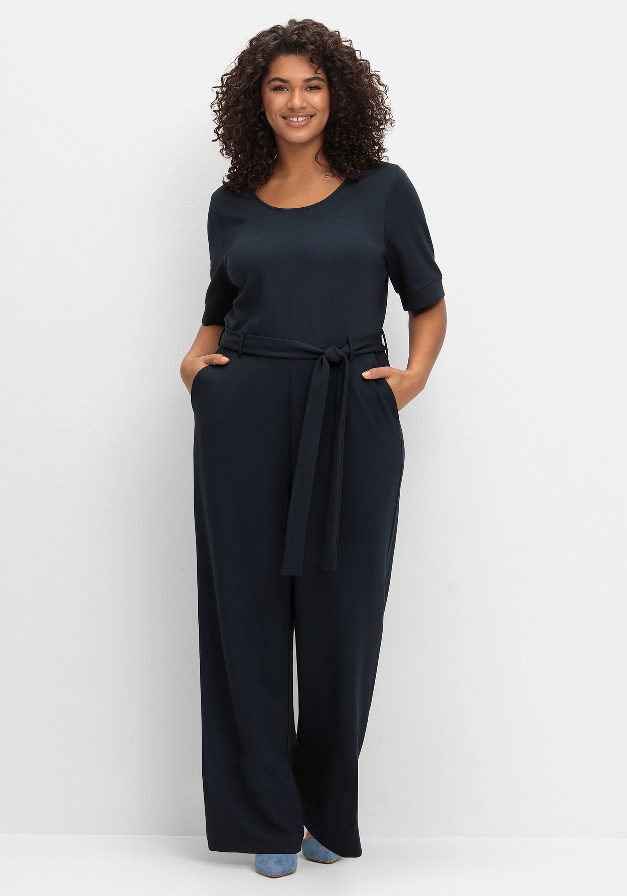 Sheego Jumpsuit »Jumpsuit mit Bindegürtel und weitem Bein«