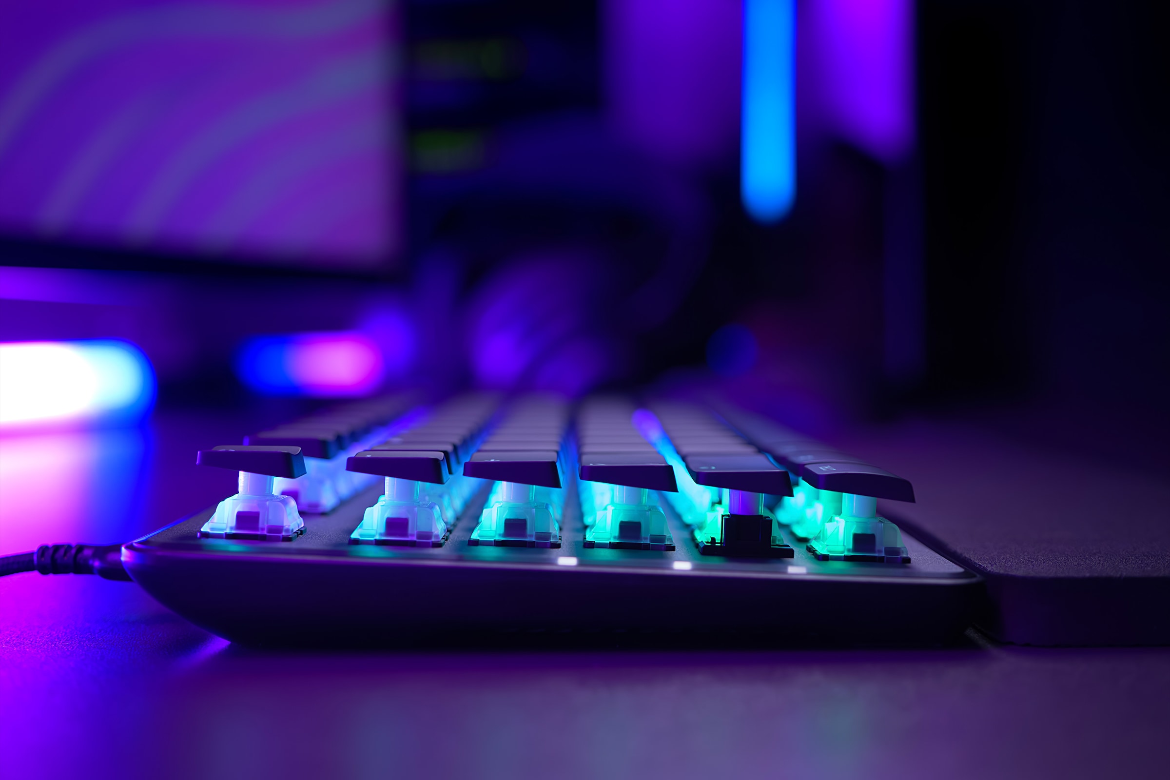 Turtle Beach Gaming-Tastatur »Vulcan II TKL Pro, Linear«, (Lautstärkeregler-Funktionstasten-Profil-Speicher-verstellbare Füße-Handgelenkauflage)