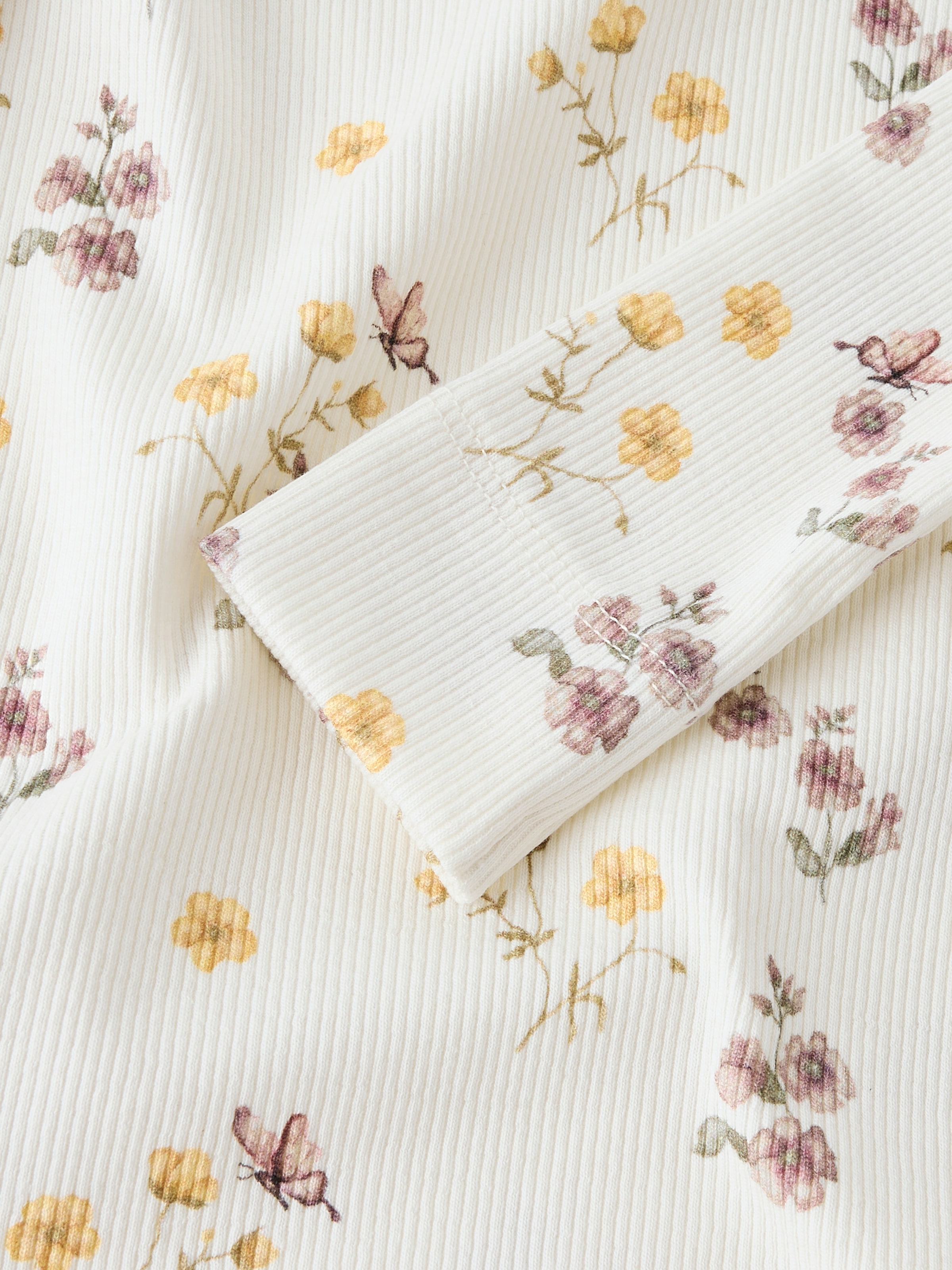 Lil' Atelier Langarmshirt »NMFGAVO EKO LS SLIM TOP LIL NOOS« mit Rüschen, weiche Jersey Rippqualität