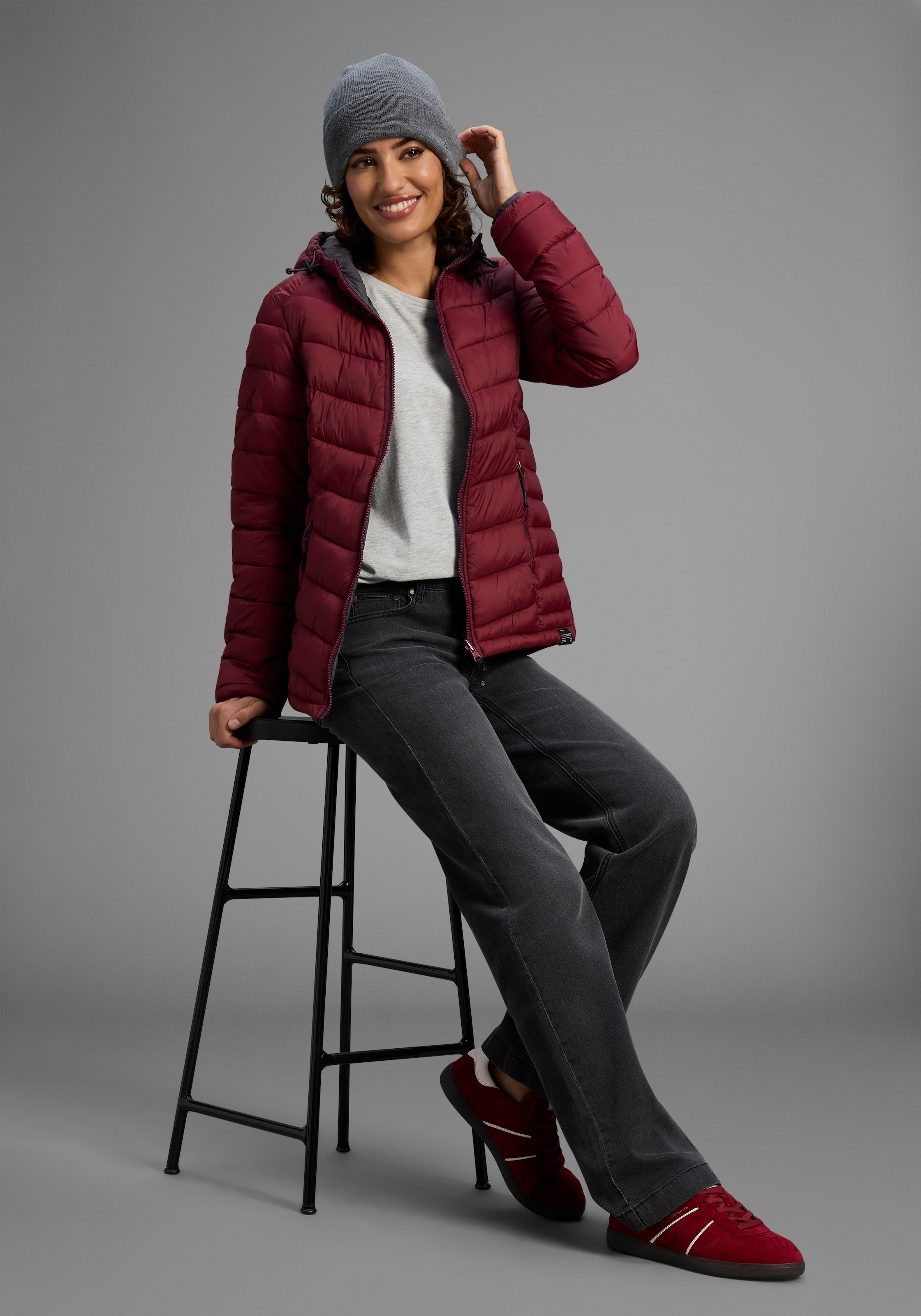 Polarino Steppjacke, mit Kapuze, Übergangsjacke für kühle Tage, aus leichtem Webmaterial