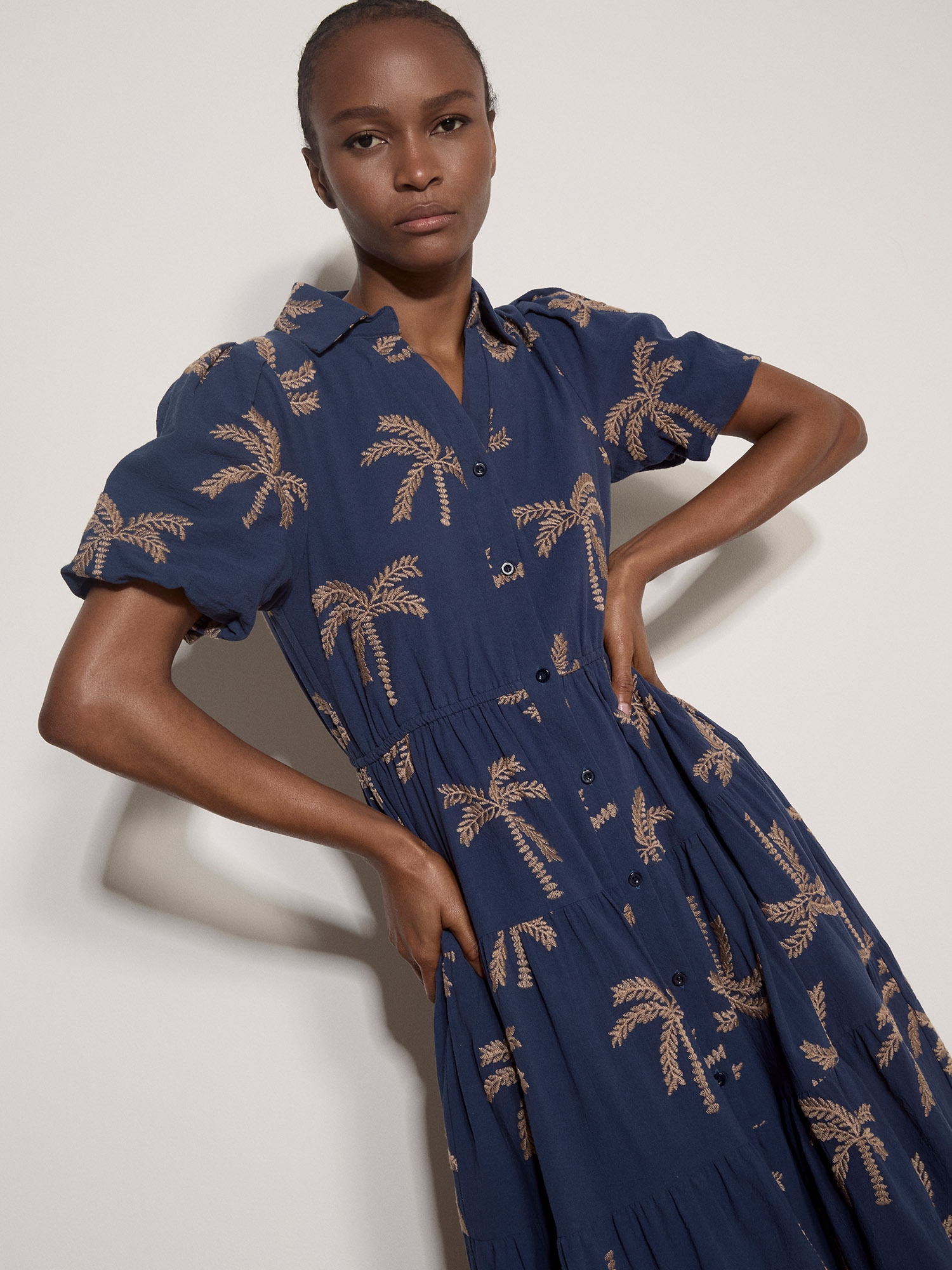 Apricot Midikleid »Midikleid« Stickerei