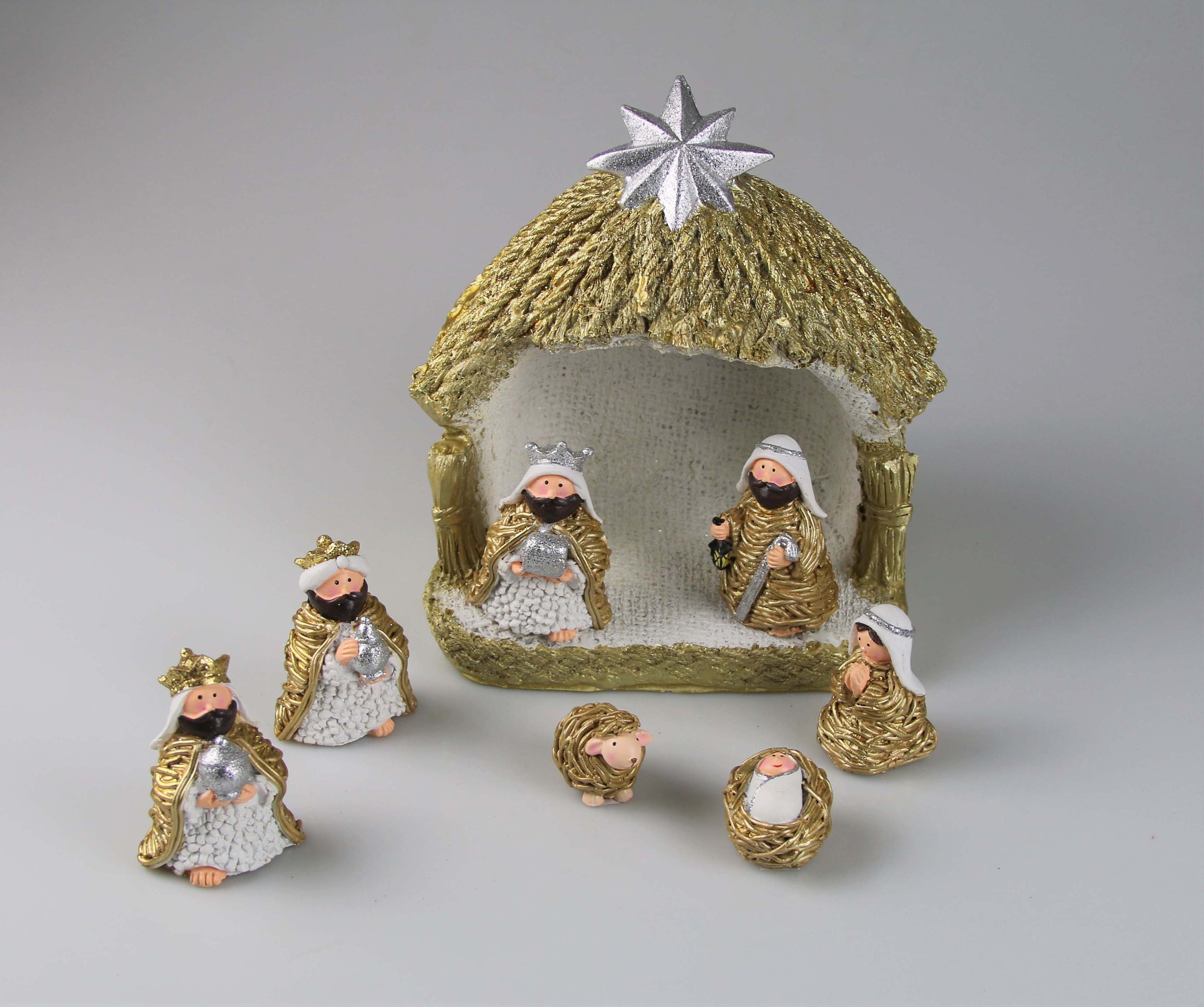 AM Design Krippe »Weihnachtsdeko« inklusive 7 Figuren, Maße: ca. (B/T/H) 17,50/18,80/14,40 cm