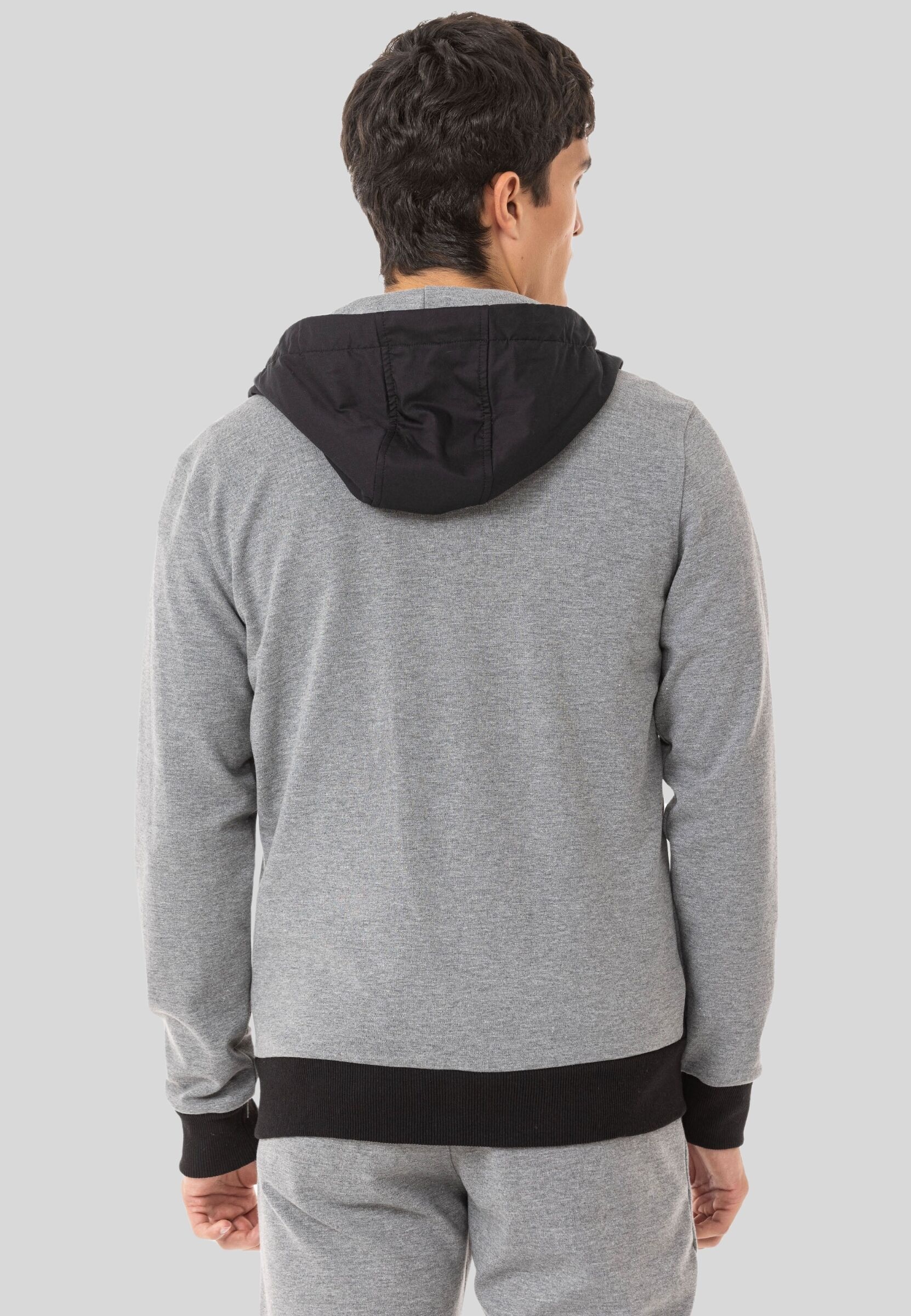 Cipo & Baxx Trainingsanzug »Cipo & Baxx Jogginganzug« 2 Stk. im Kontrast-Design