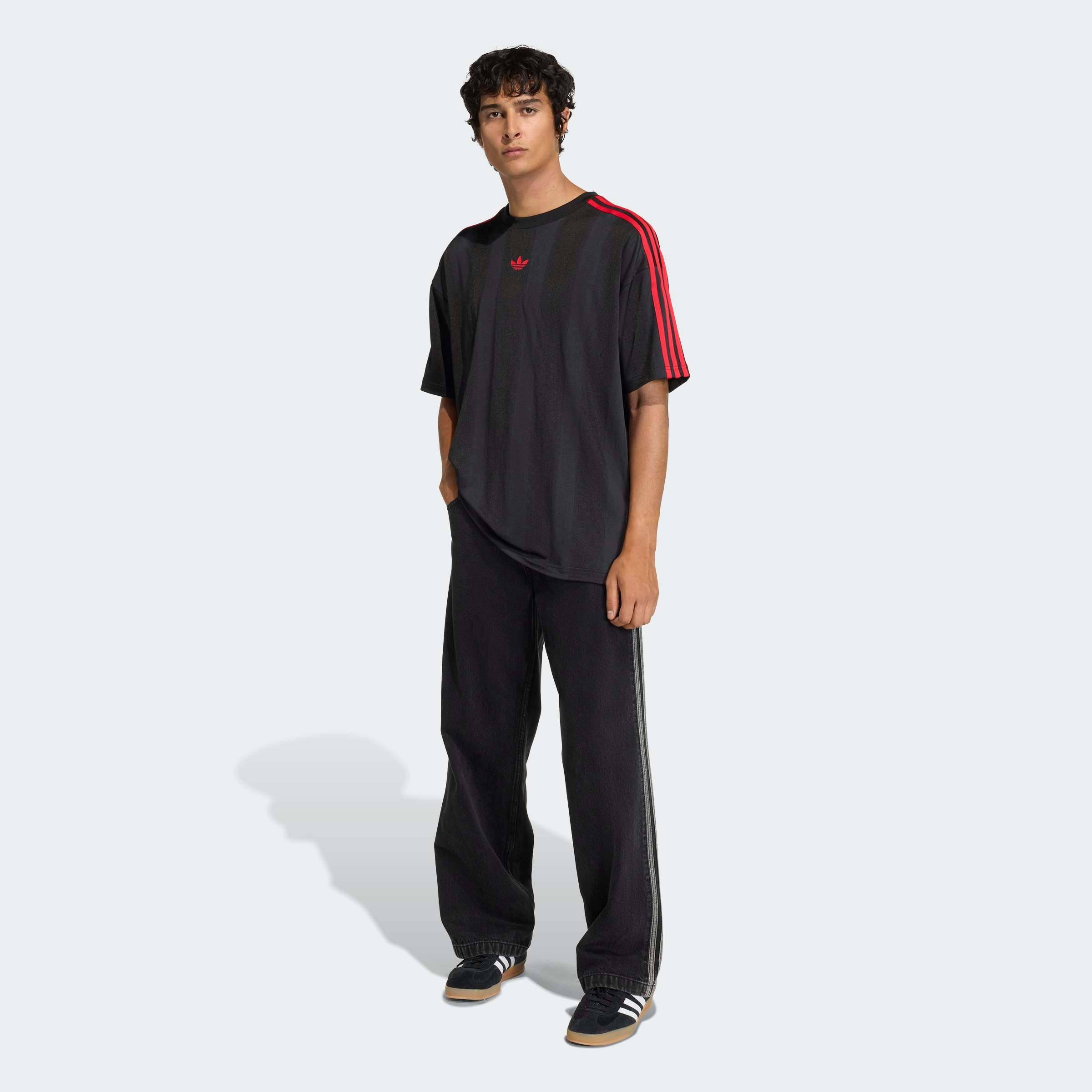 adidas Originals T-Shirt »ADIDAS ADICOLOR JACQUARD TRIKOT« lockere Passform, Rundhalsausschnitt, mit klassischem Trefoil Logo