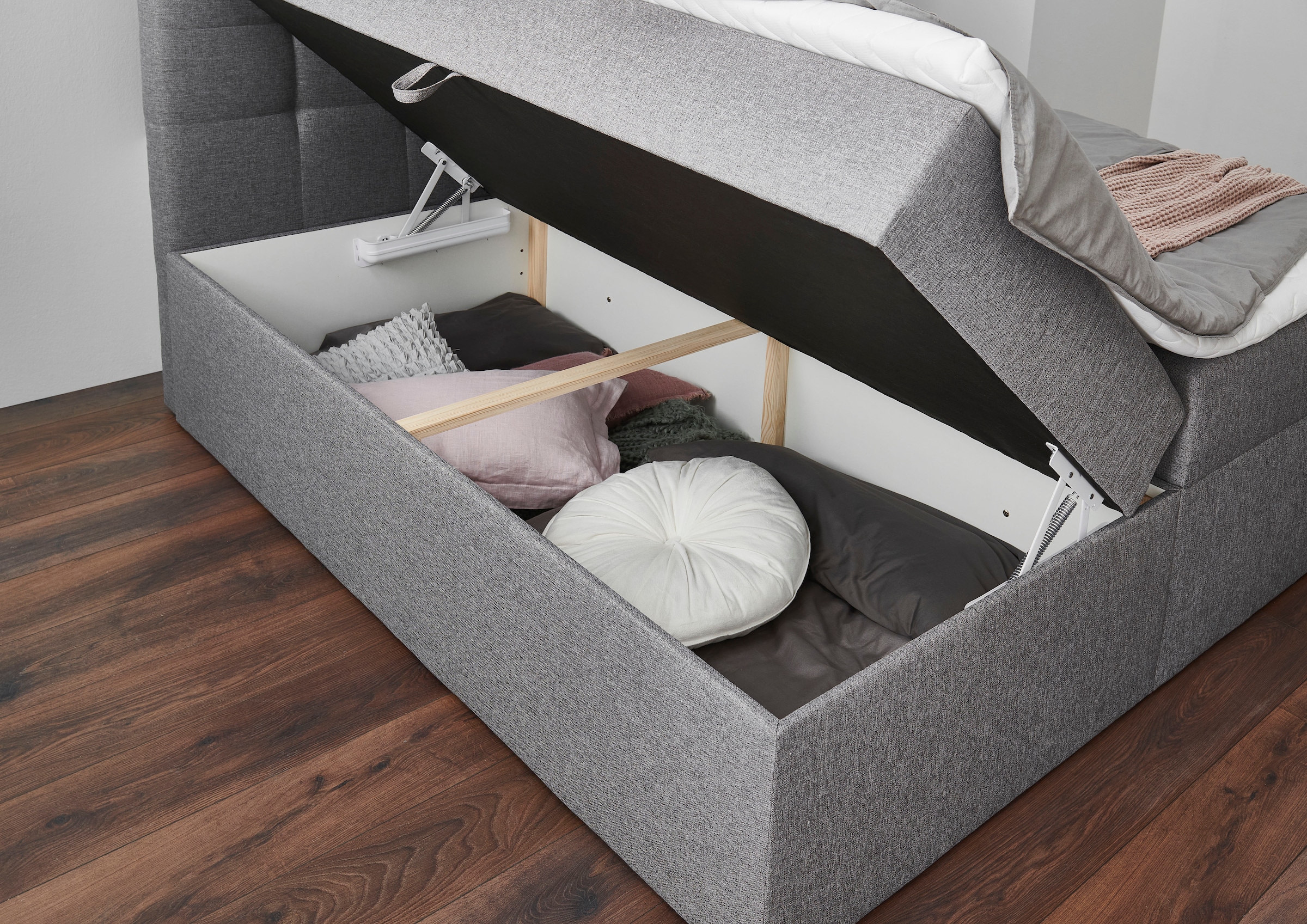 Places of Style Boxbett, Nische im Bettkasten für zusätzlichen Stauraum