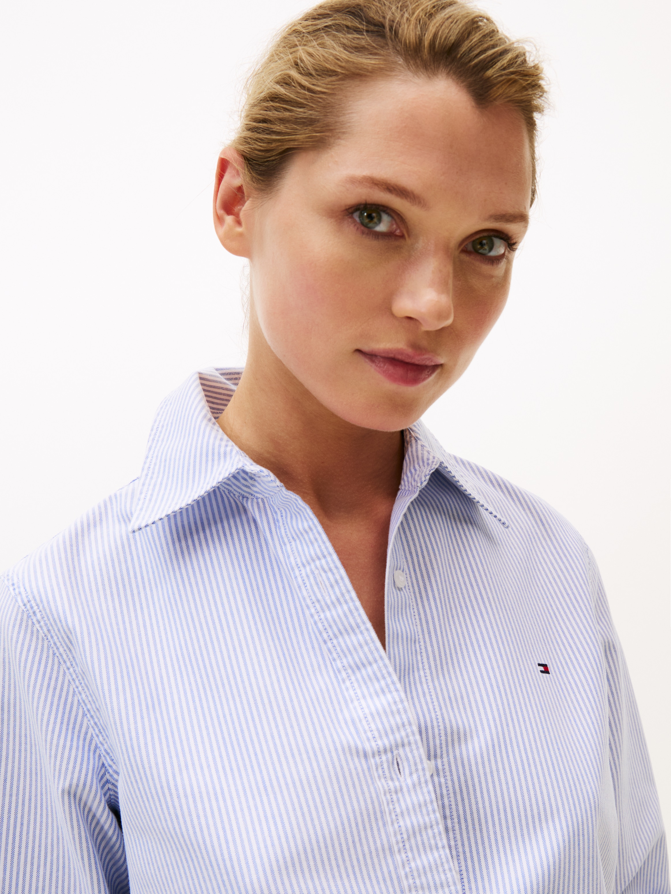 Tommy Hilfiger Hemdbluse »OXFORD RELAXED FIT SHIRT«, mit aufgestickter Flag