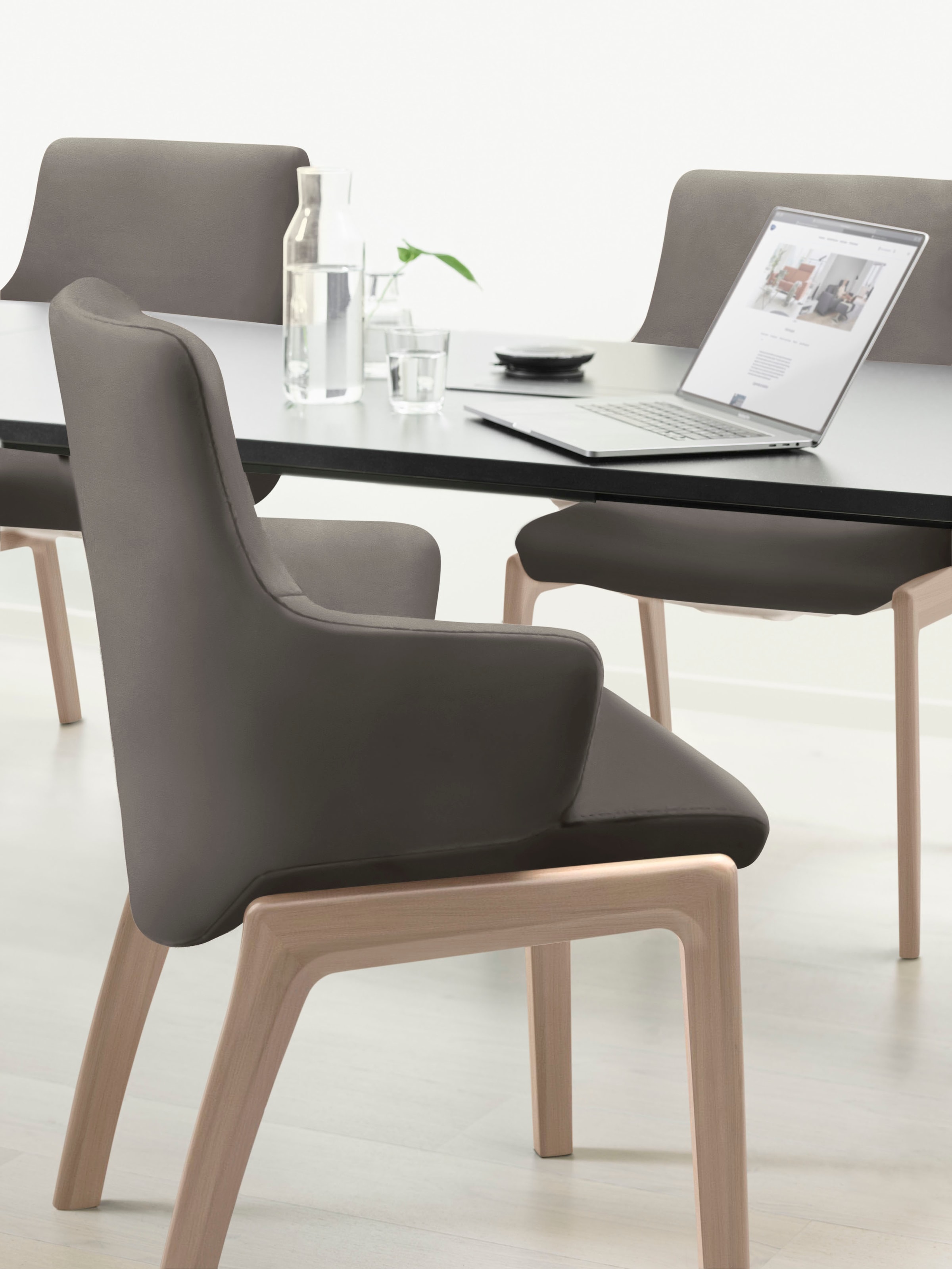 Stressless® Polsterstuhl »Laurel«, Leder PALOMA, Low Back mit Armlehne, Größe L, abgerundete Beine in Eiche gekalkt