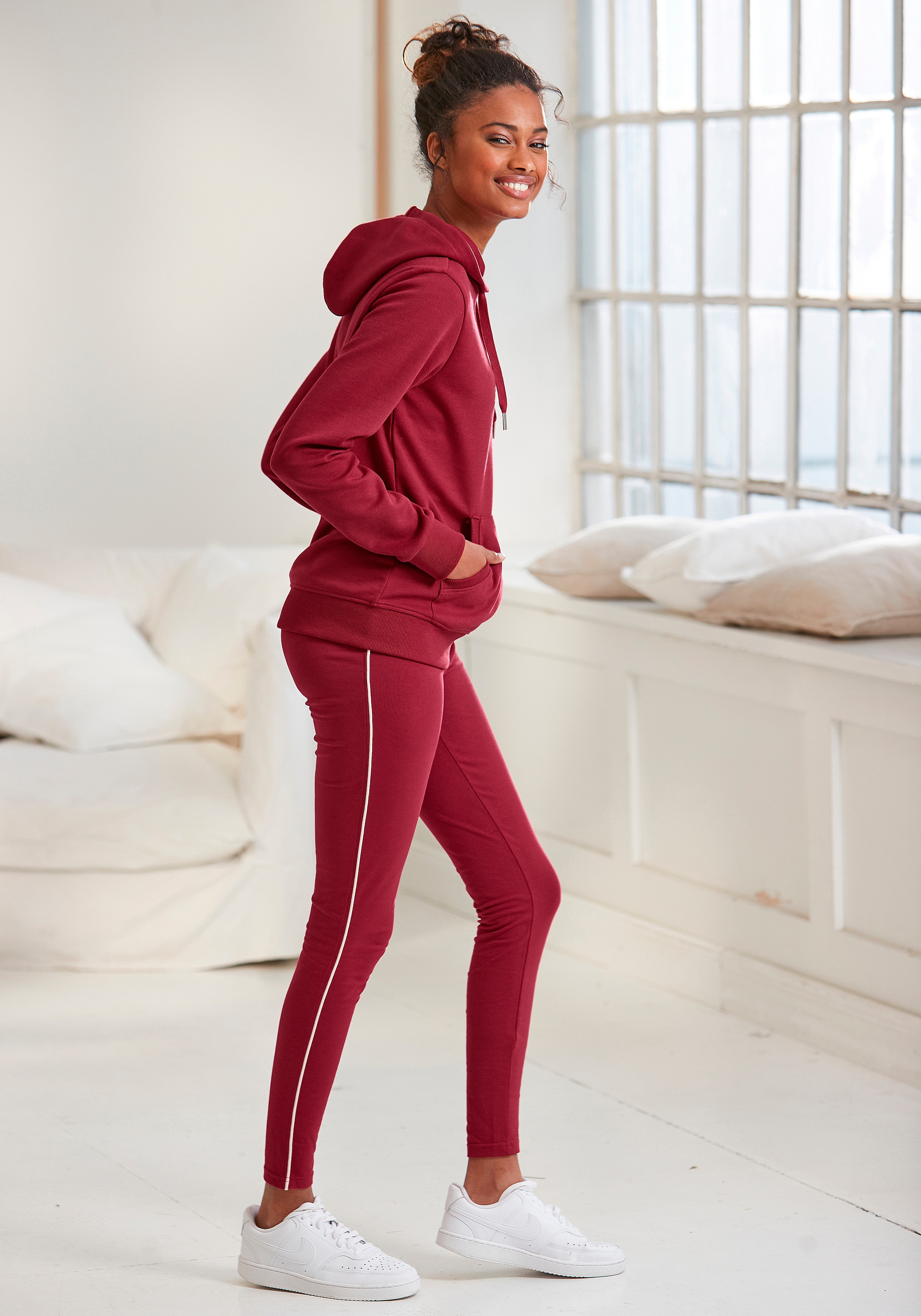 KangaROOS Hoodie, mit Kängurutasche, Loungewear, Loungeanzug