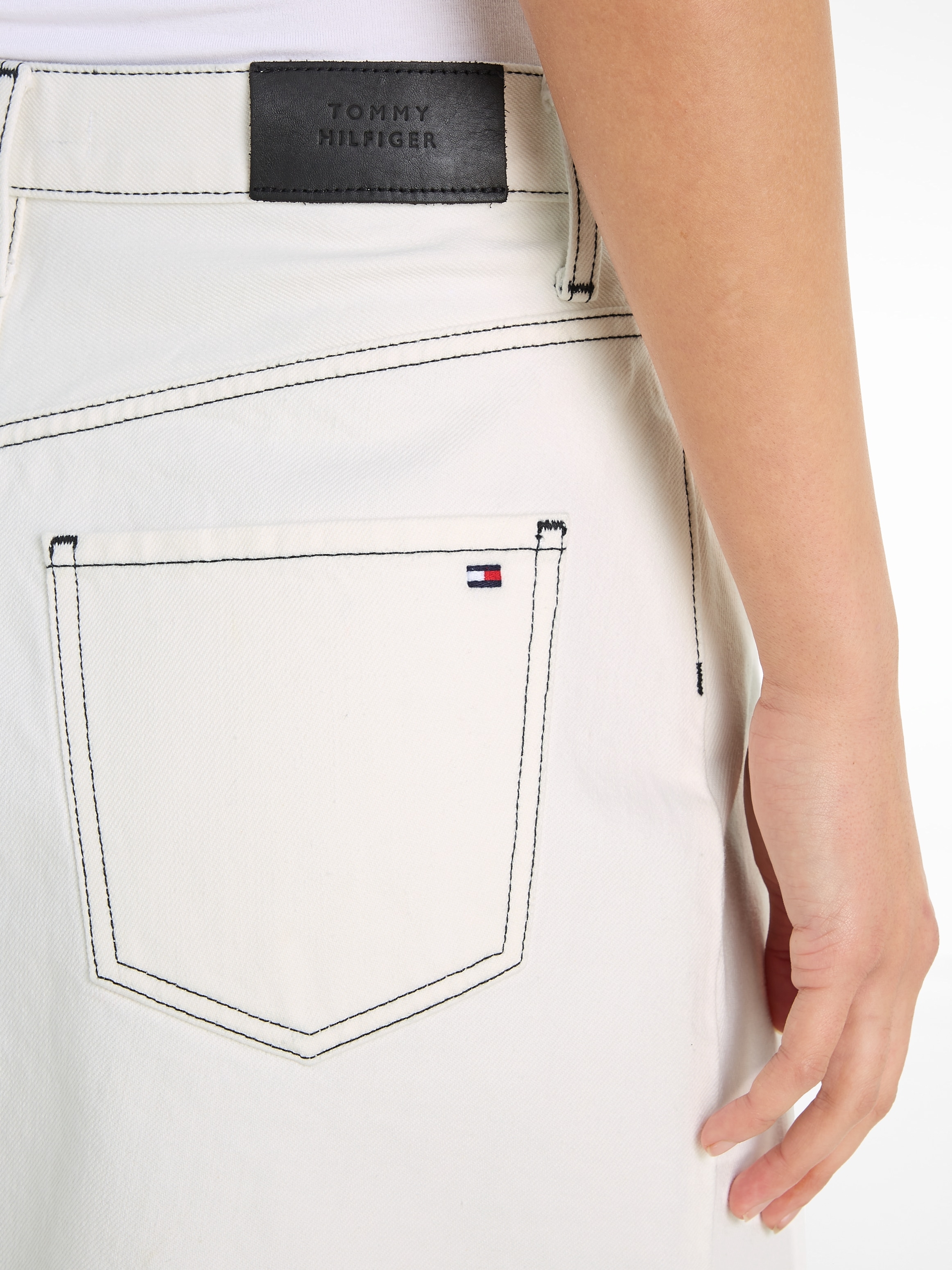 Tommy Hilfiger Jeansrock »DNM RW A-LINE SKIRT ECRU«, Webrock mit Logoprägung