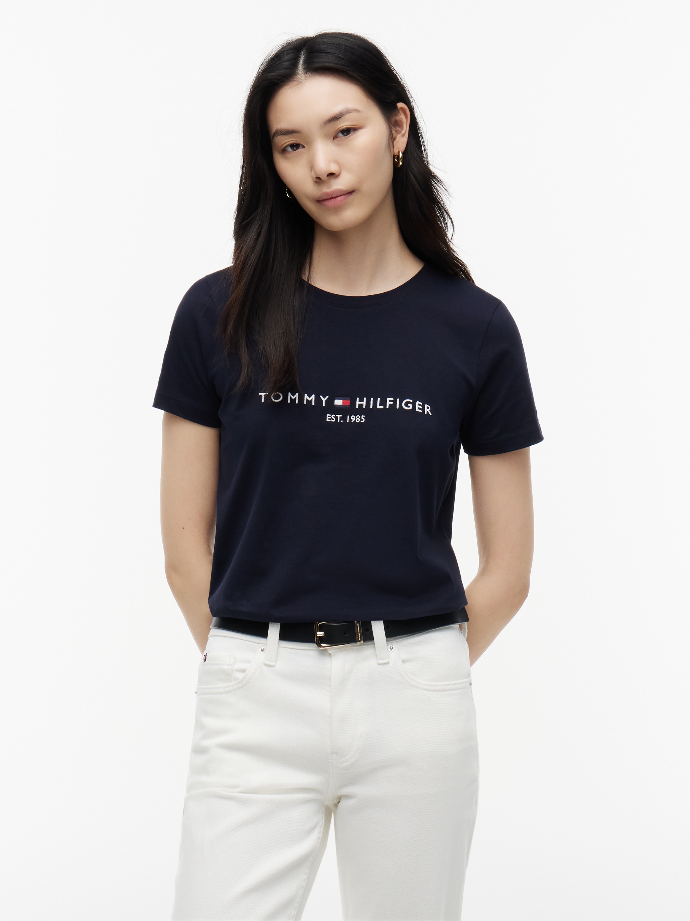 Tommy Hilfiger Rundhalsshirt »HERITAGE HILFIGER C-NK REG TEE« mit gesticktem Tommy Hilfiger Linear Logo-Schriftzug