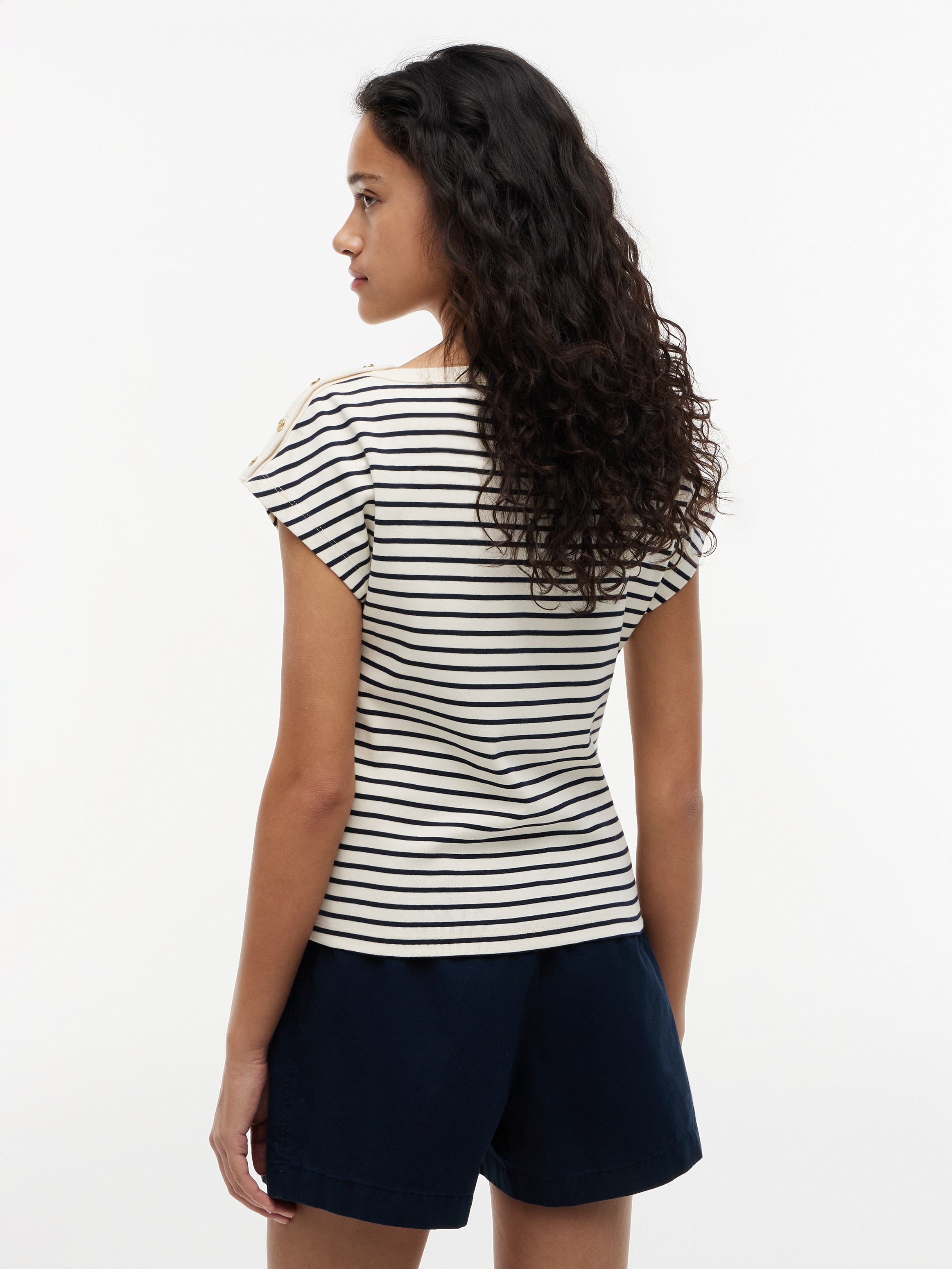 Tommy Hilfiger Kurzarmshirt »GOLD BTN CAP-SLV BOAT-NK TEE« Baumwolle, mit goldfarbenen Knöpfen