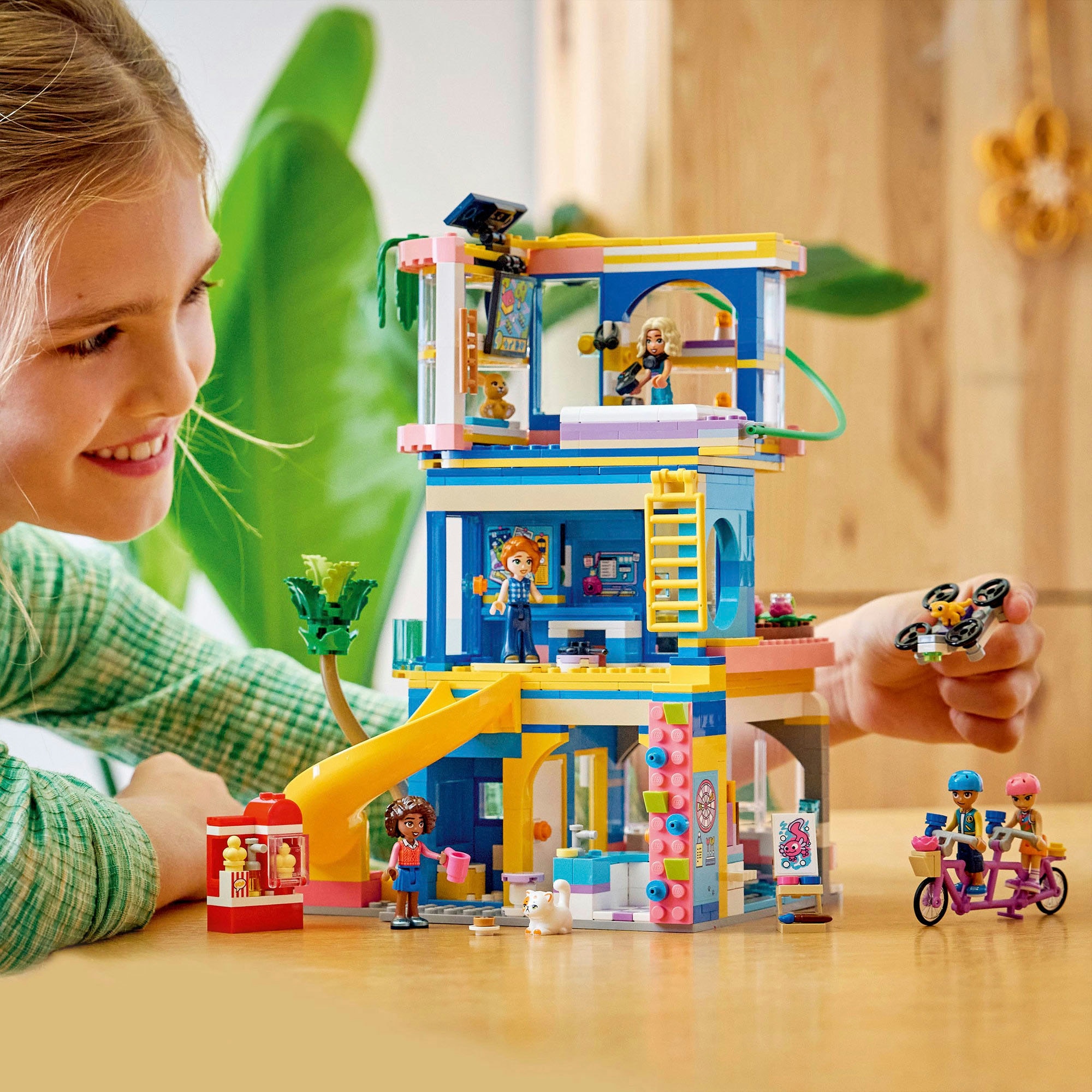 LEGO® Konstruktionsspielsteine »Heartlake City Clubhaus der Freunde (42689), LEGO Friends« Made in Europe