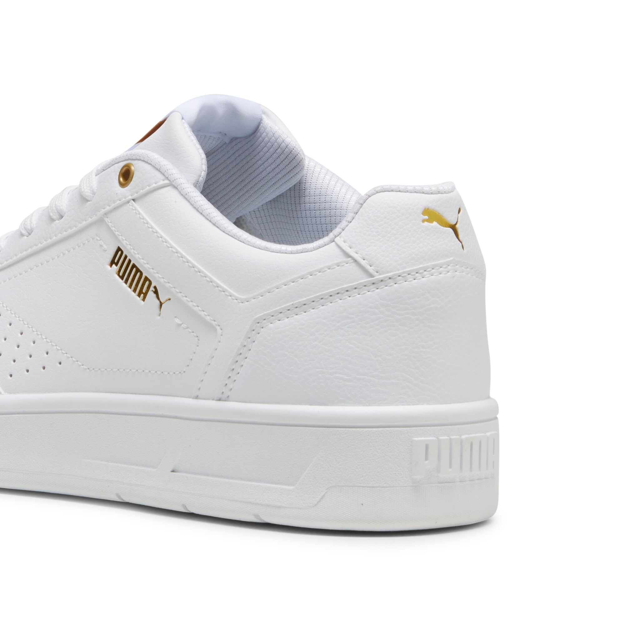 PUMA Sneaker »COURT CLASSIC«  mit Gummi-Laufsohle, aus Synthetik, mit Textil-Innenmaterial